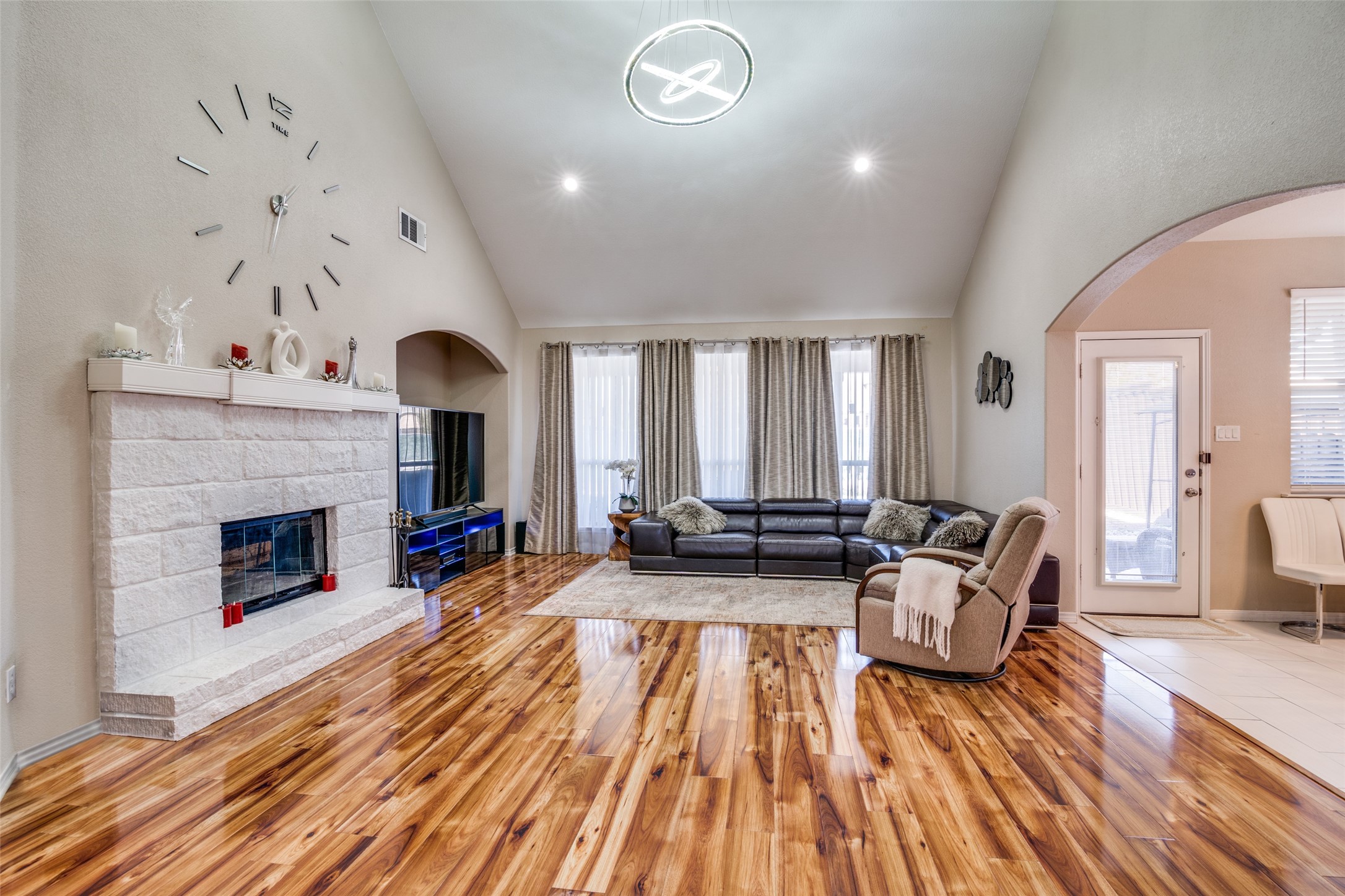 502 Covey Trail