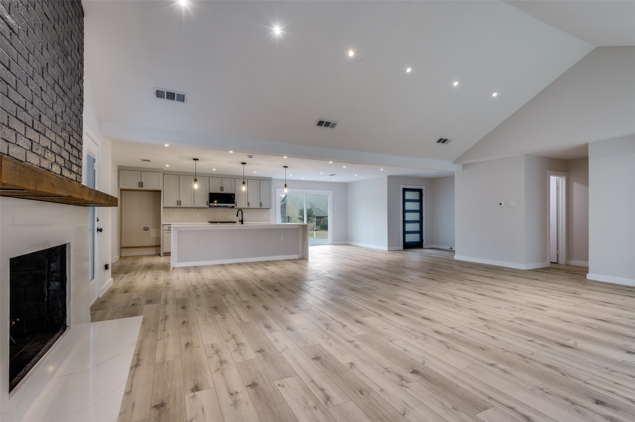1401 Ginger Court