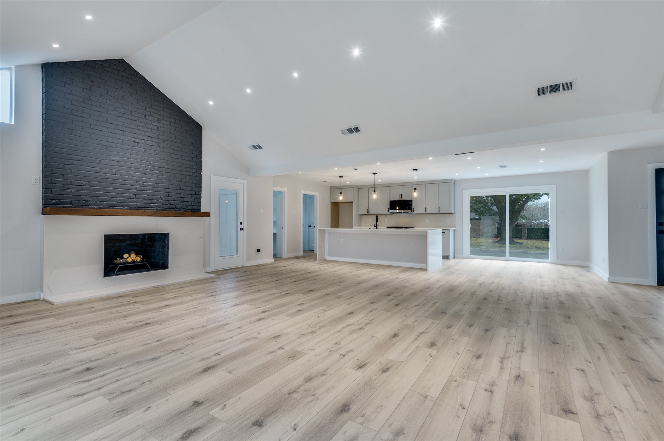 1401 Ginger Court