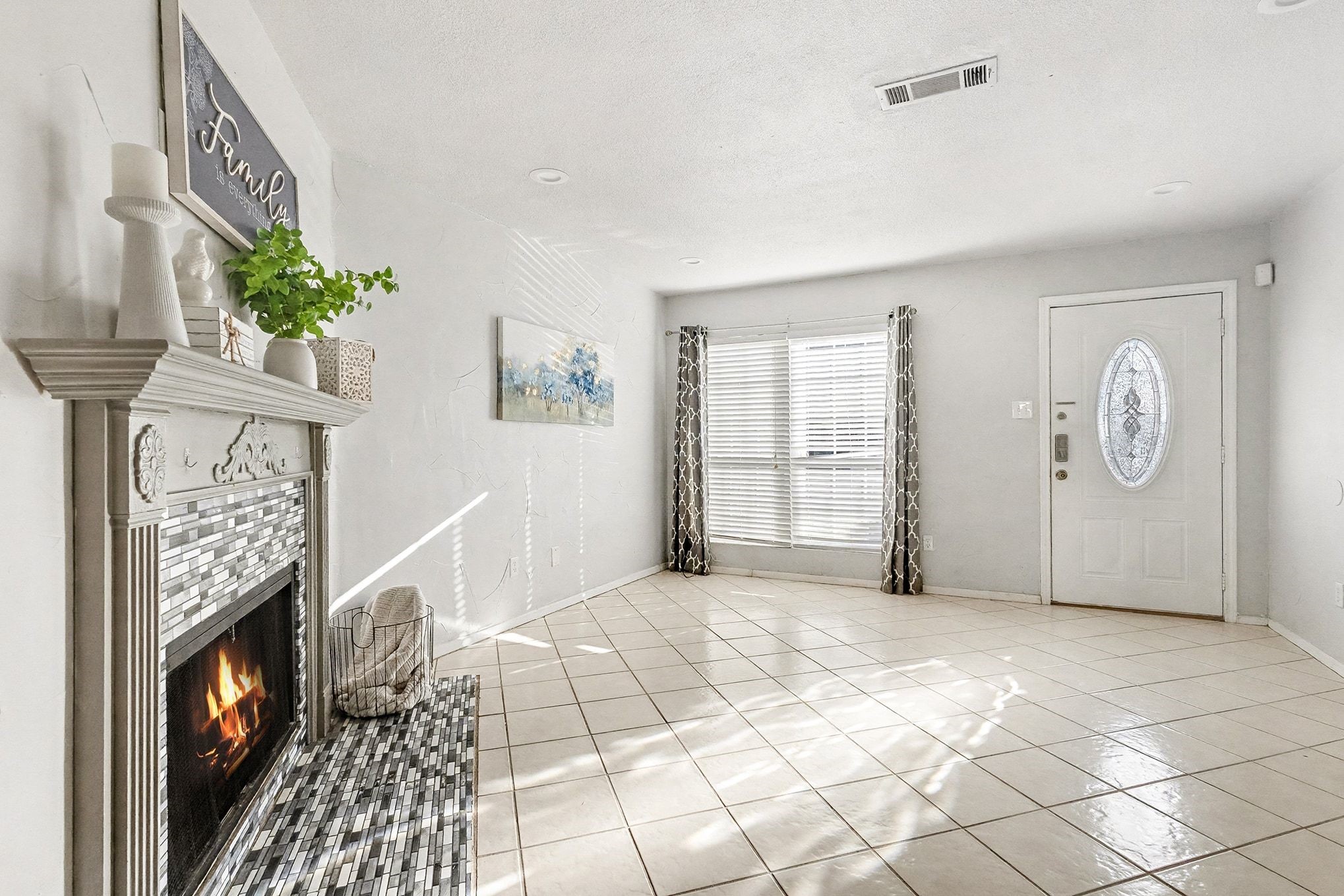 617 Carriagehouse Lane 3E