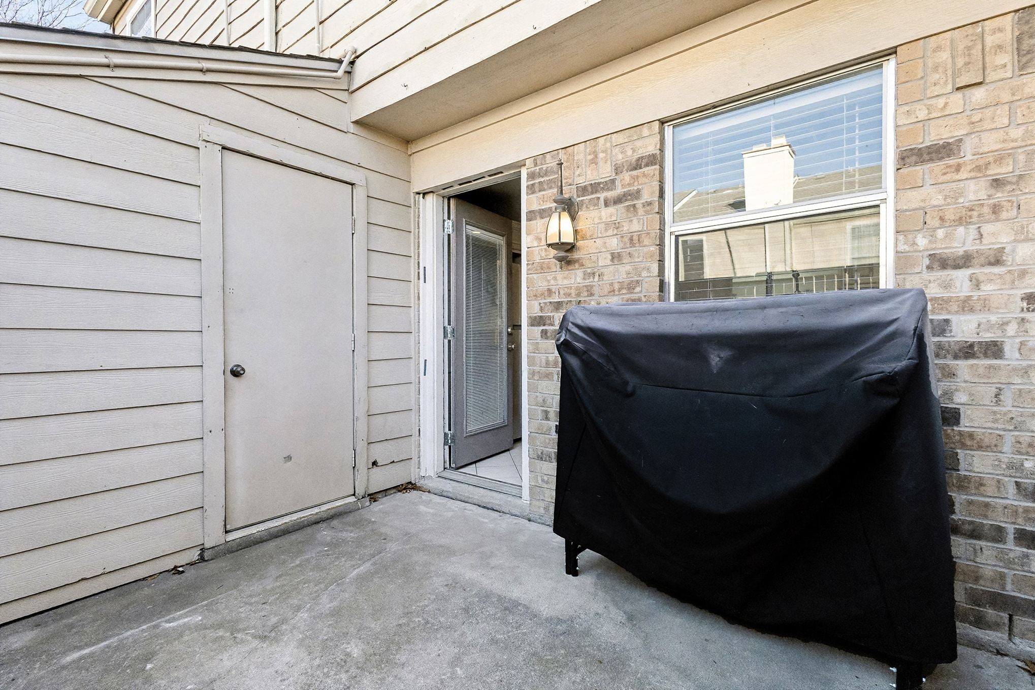 617 Carriagehouse Lane 3E