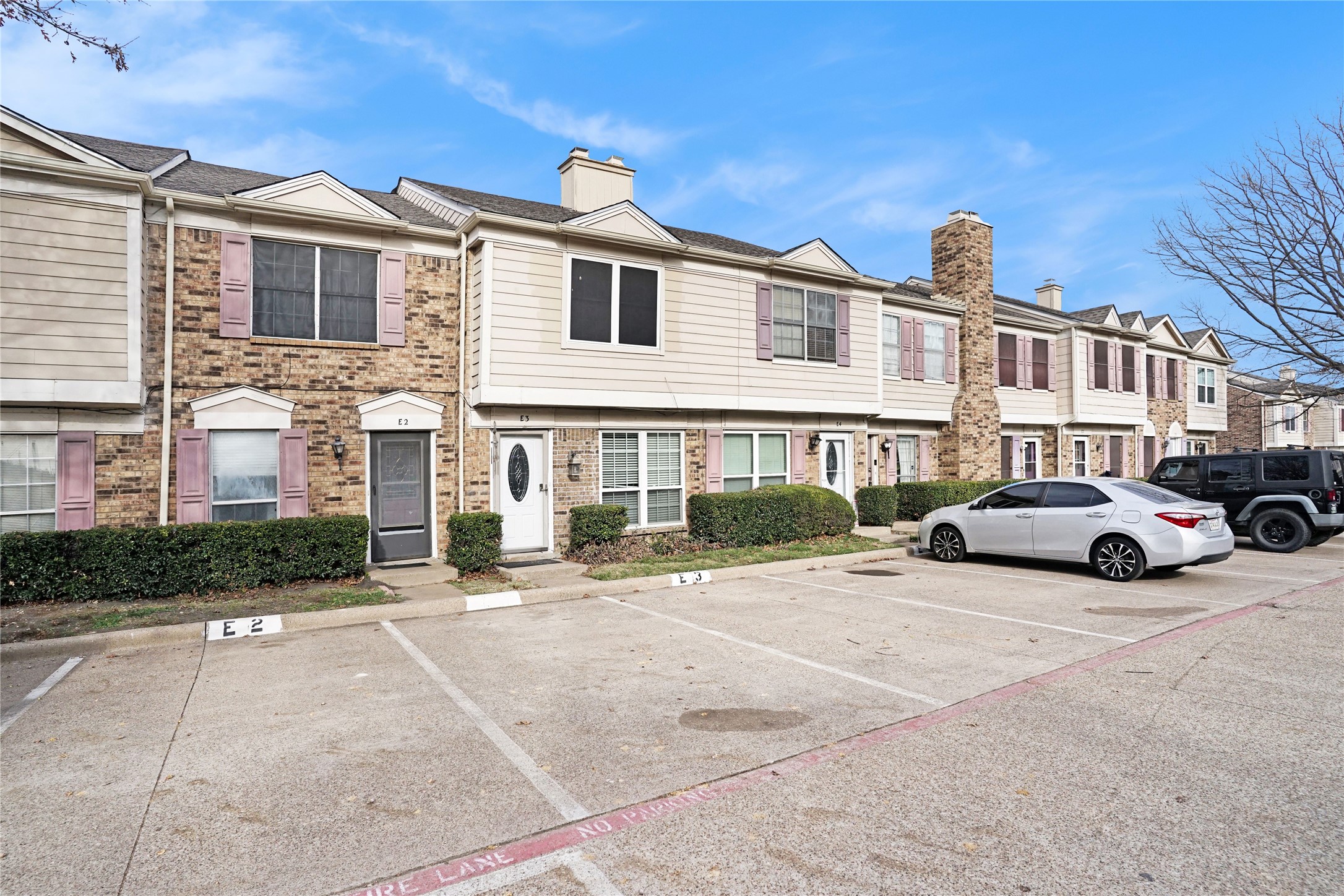 617 Carriagehouse Lane 3E