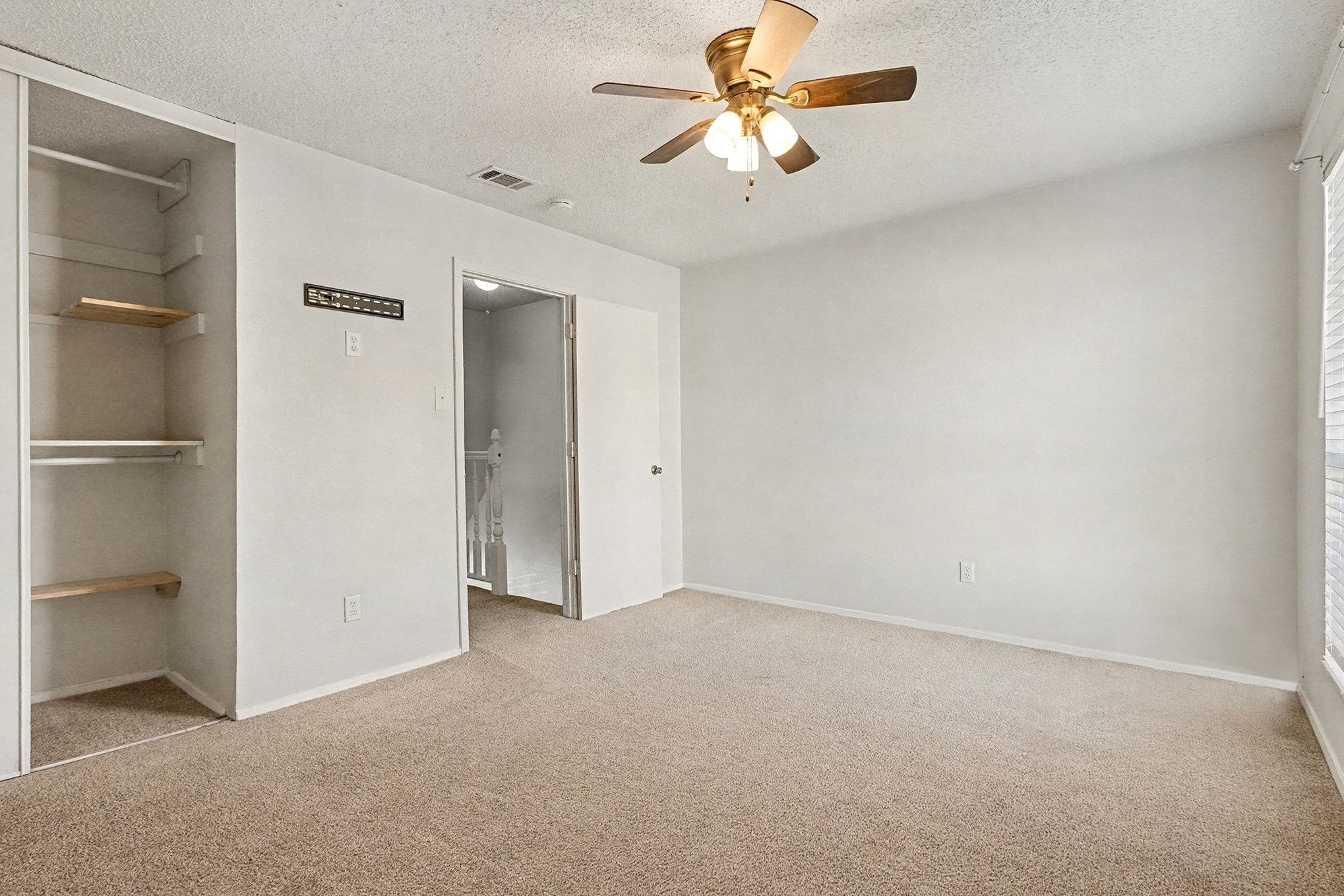 617 Carriagehouse Lane 3E