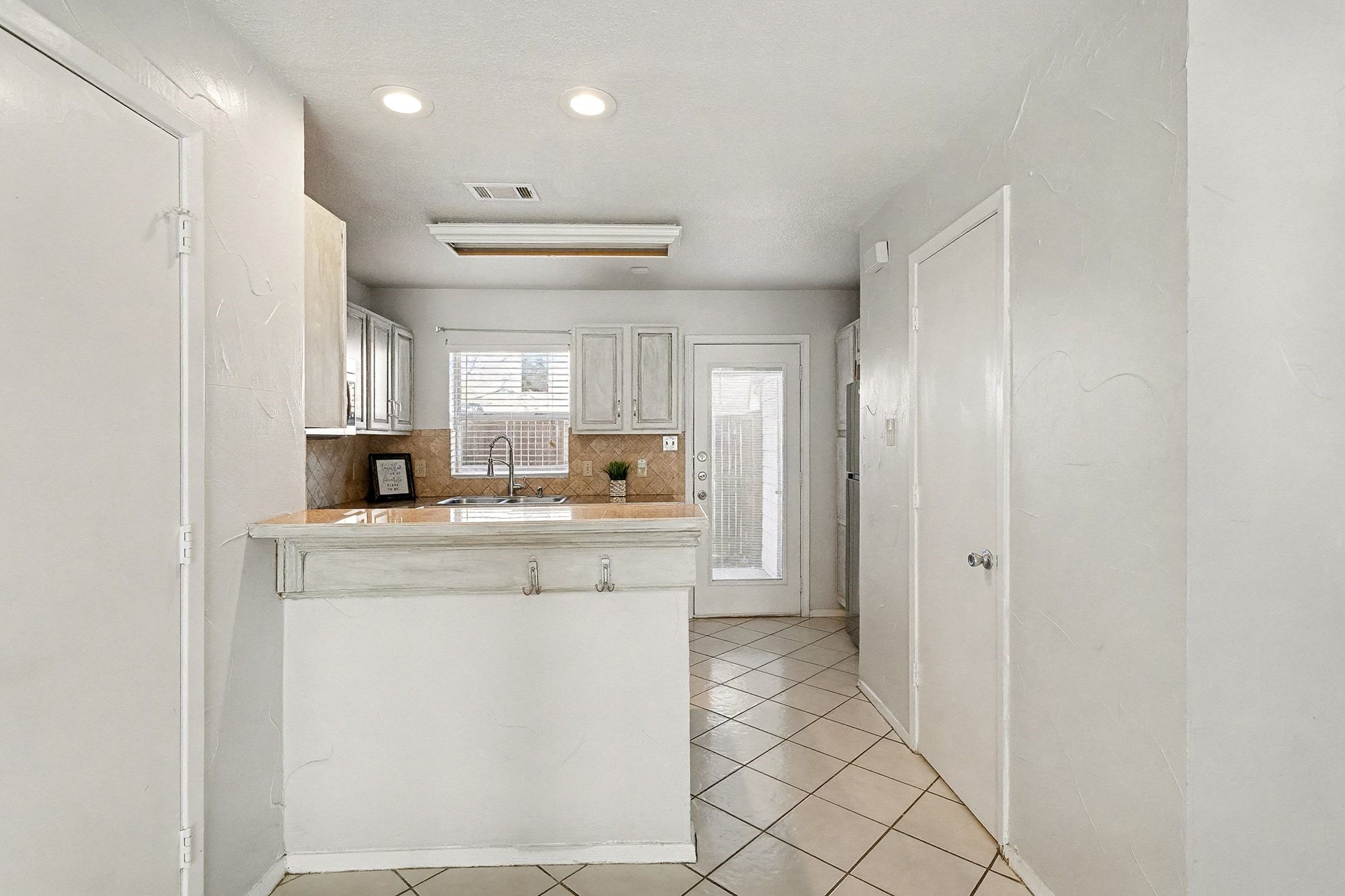 617 Carriagehouse Lane 3E