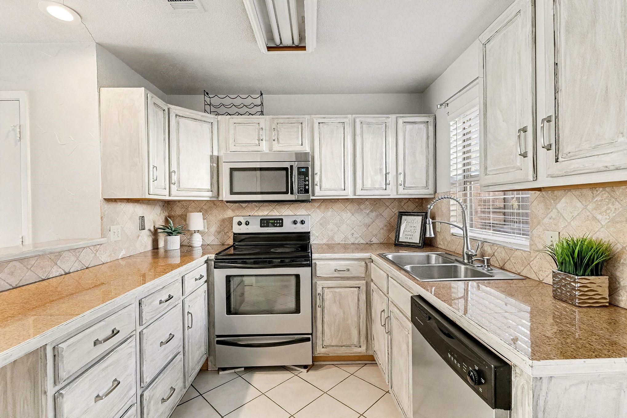 617 Carriagehouse Lane 3E