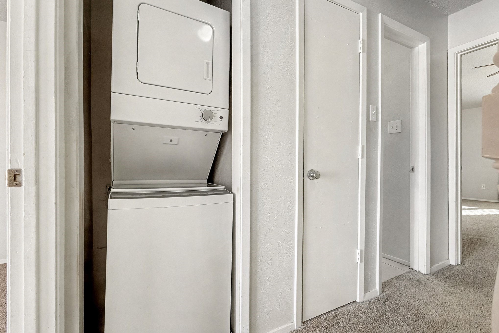 617 Carriagehouse Lane 3E