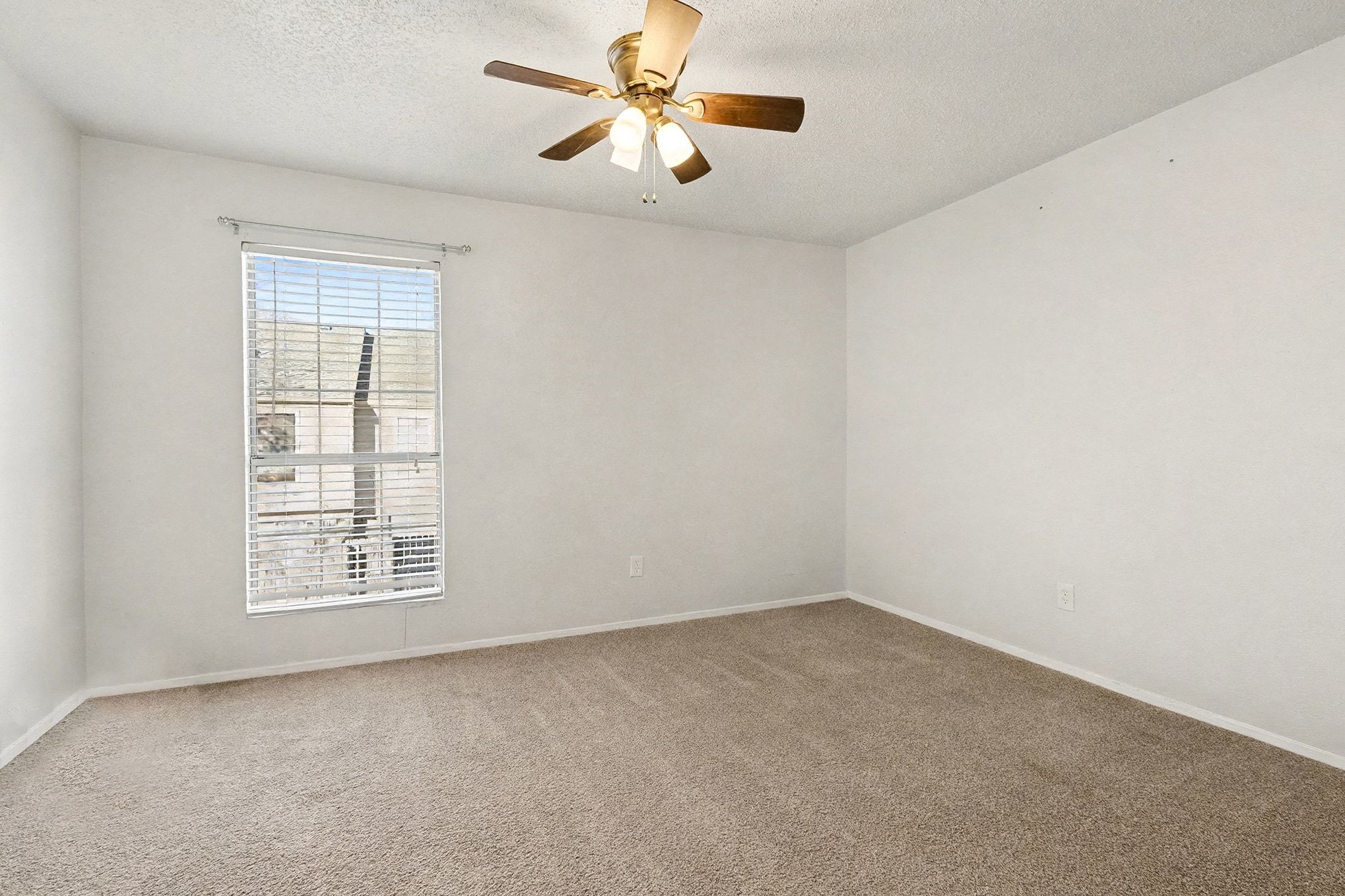 617 Carriagehouse Lane 3E