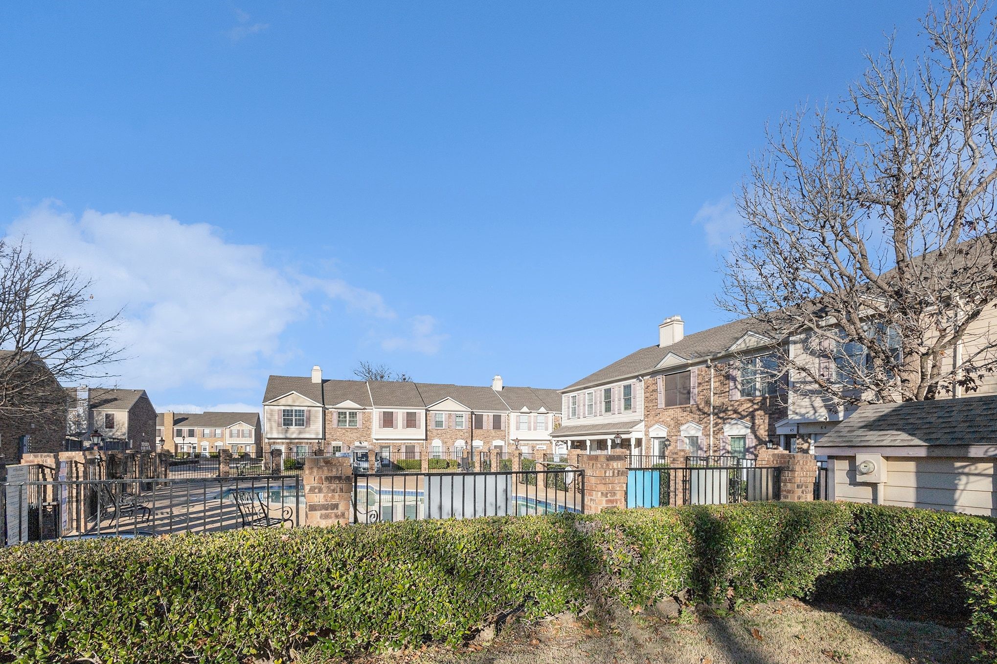 617 Carriagehouse Lane 3E