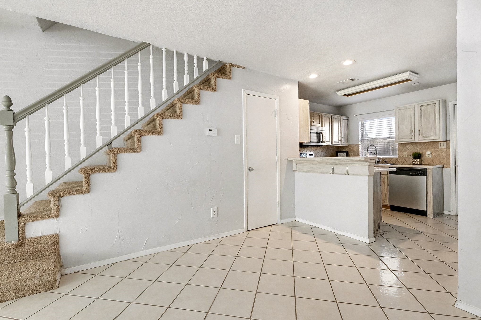 617 Carriagehouse Lane 3E