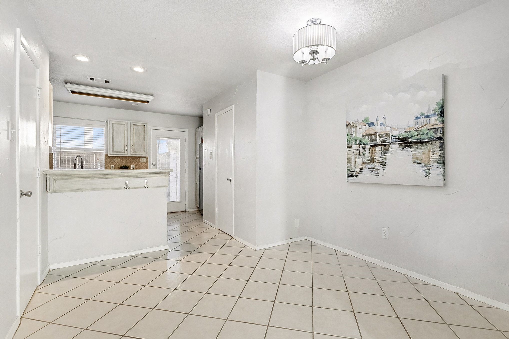 617 Carriagehouse Lane 3E