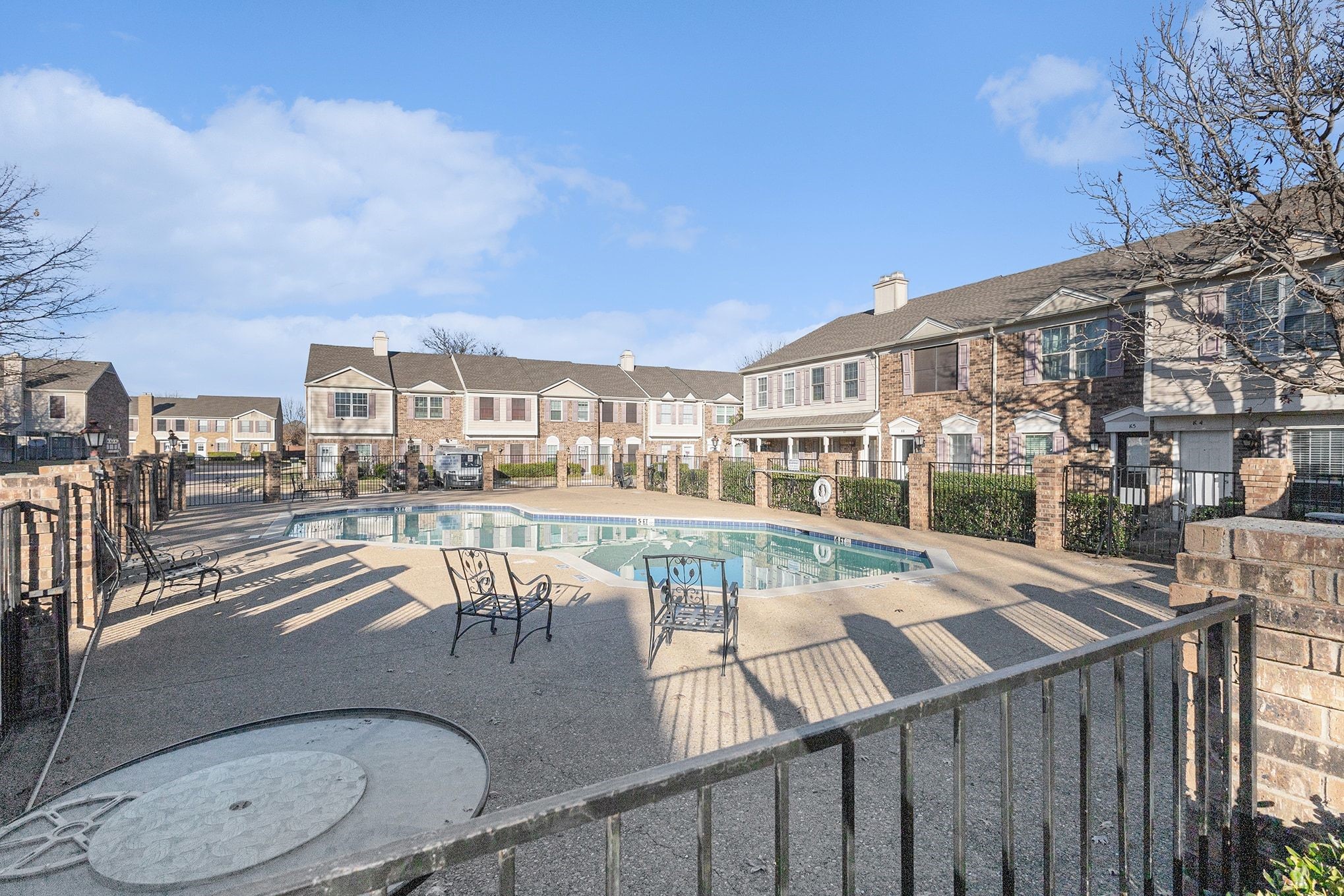 617 Carriagehouse Lane 3E