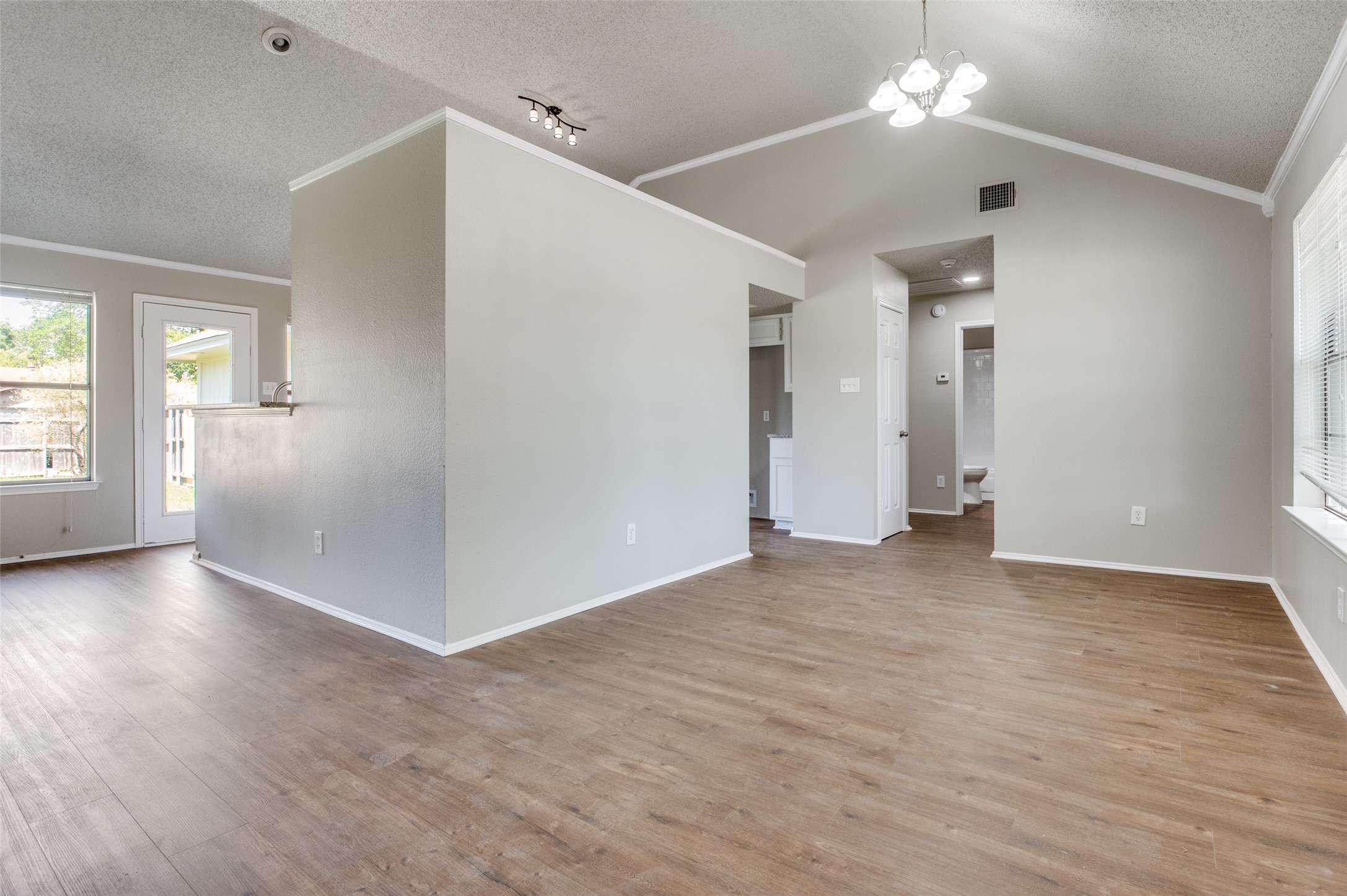 1113 Harvest Hill Lane