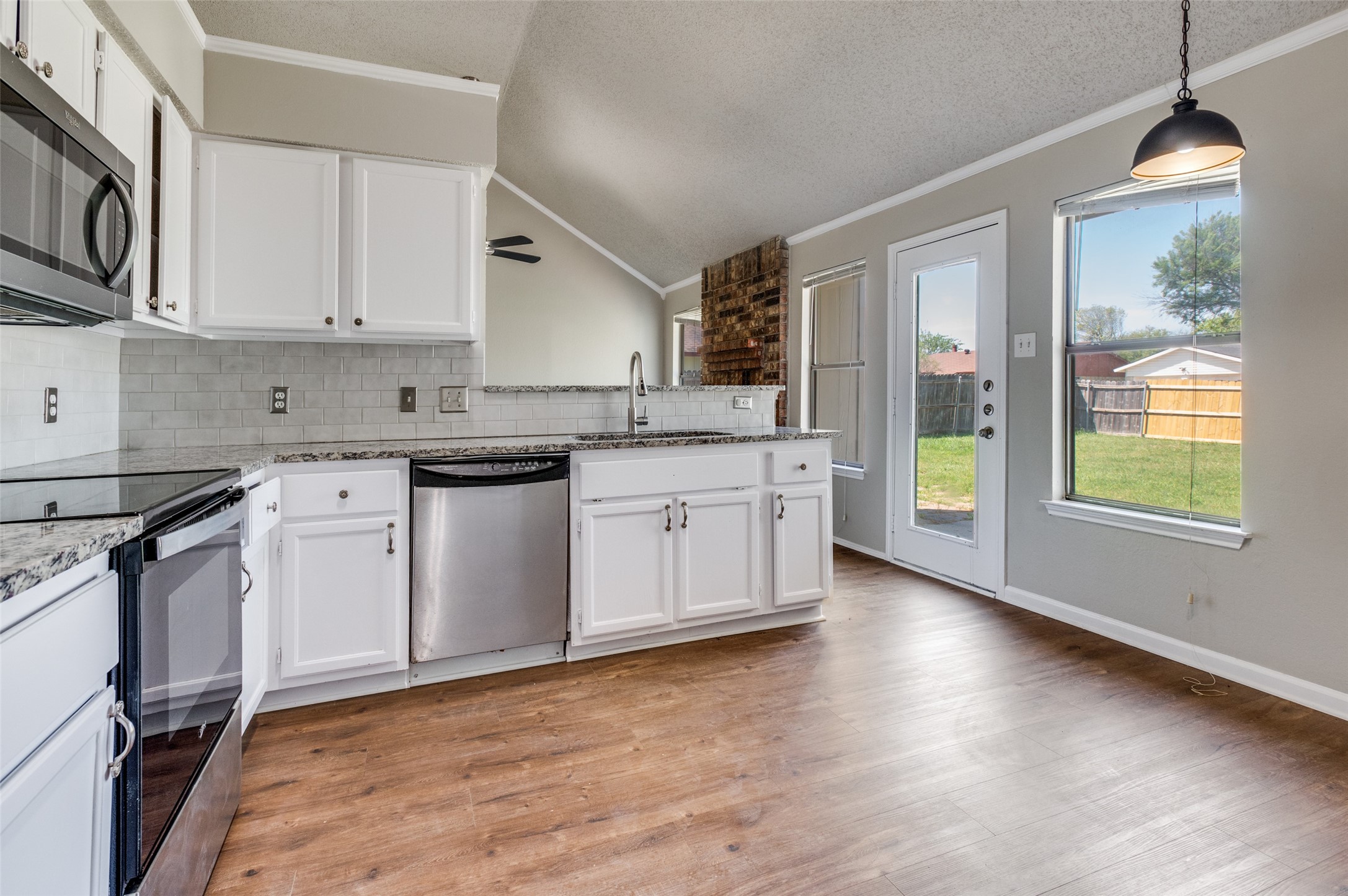 1113 Harvest Hill Lane