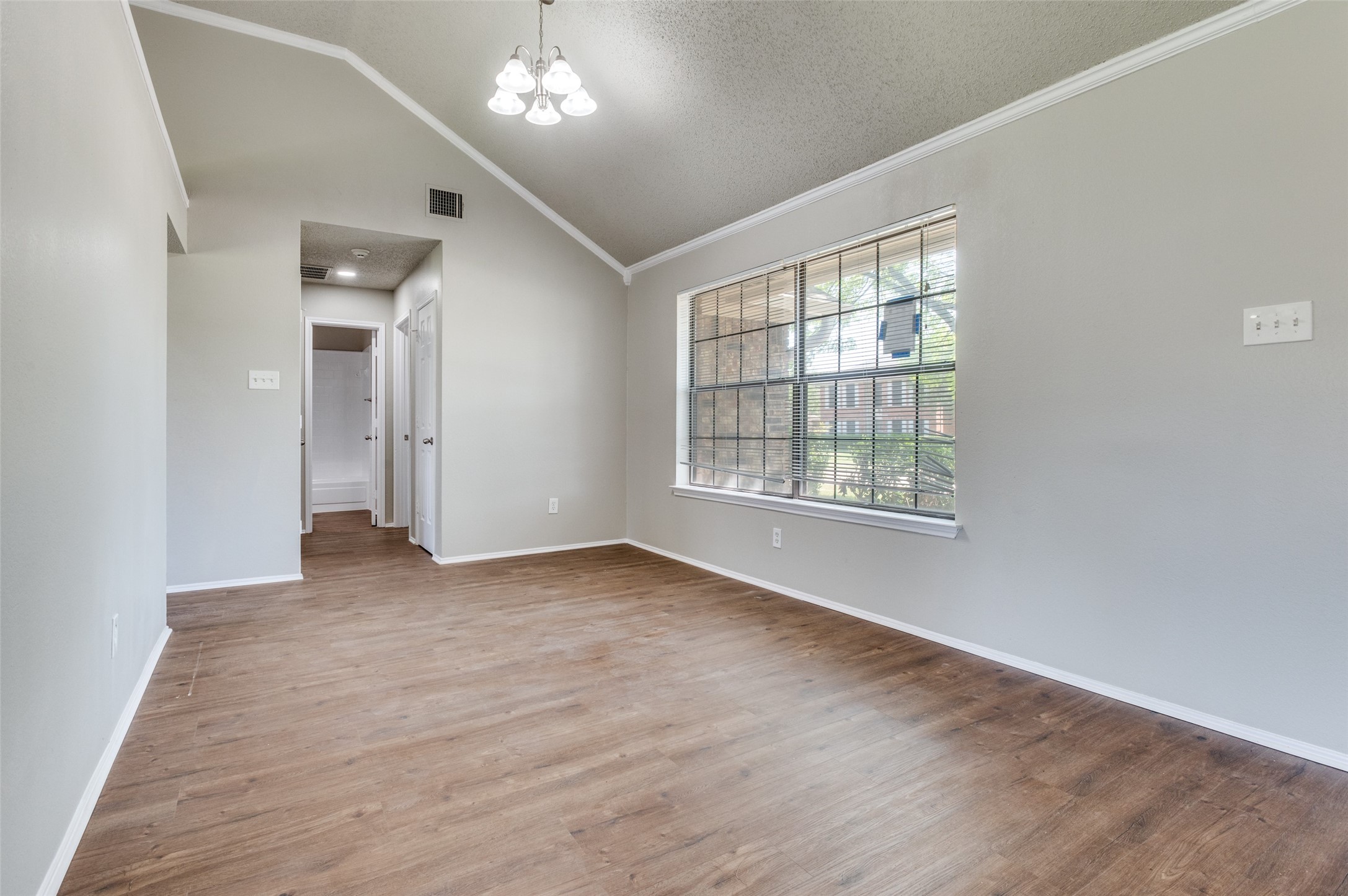 1113 Harvest Hill Lane