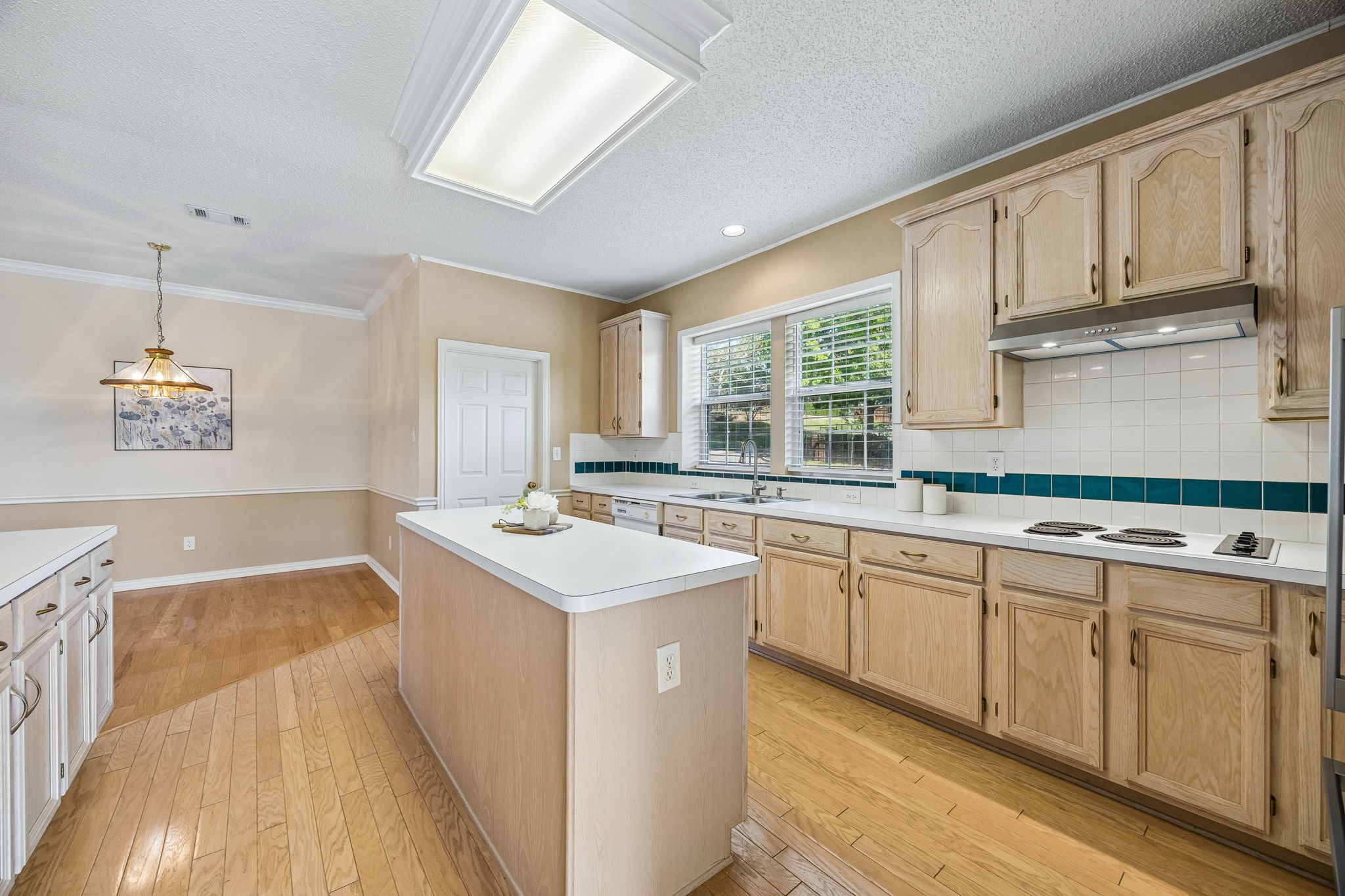 6602 Lynch Lane