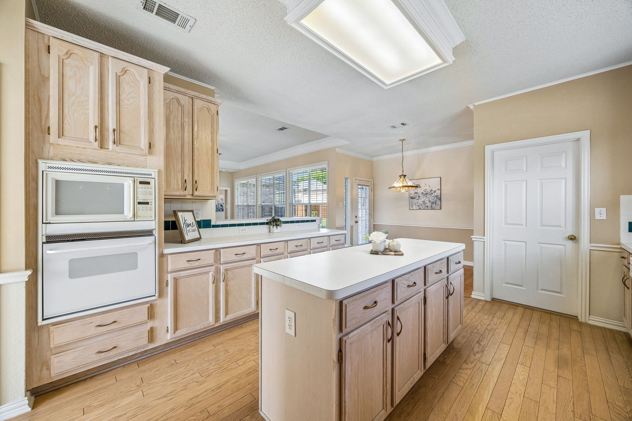 6602 Lynch Lane