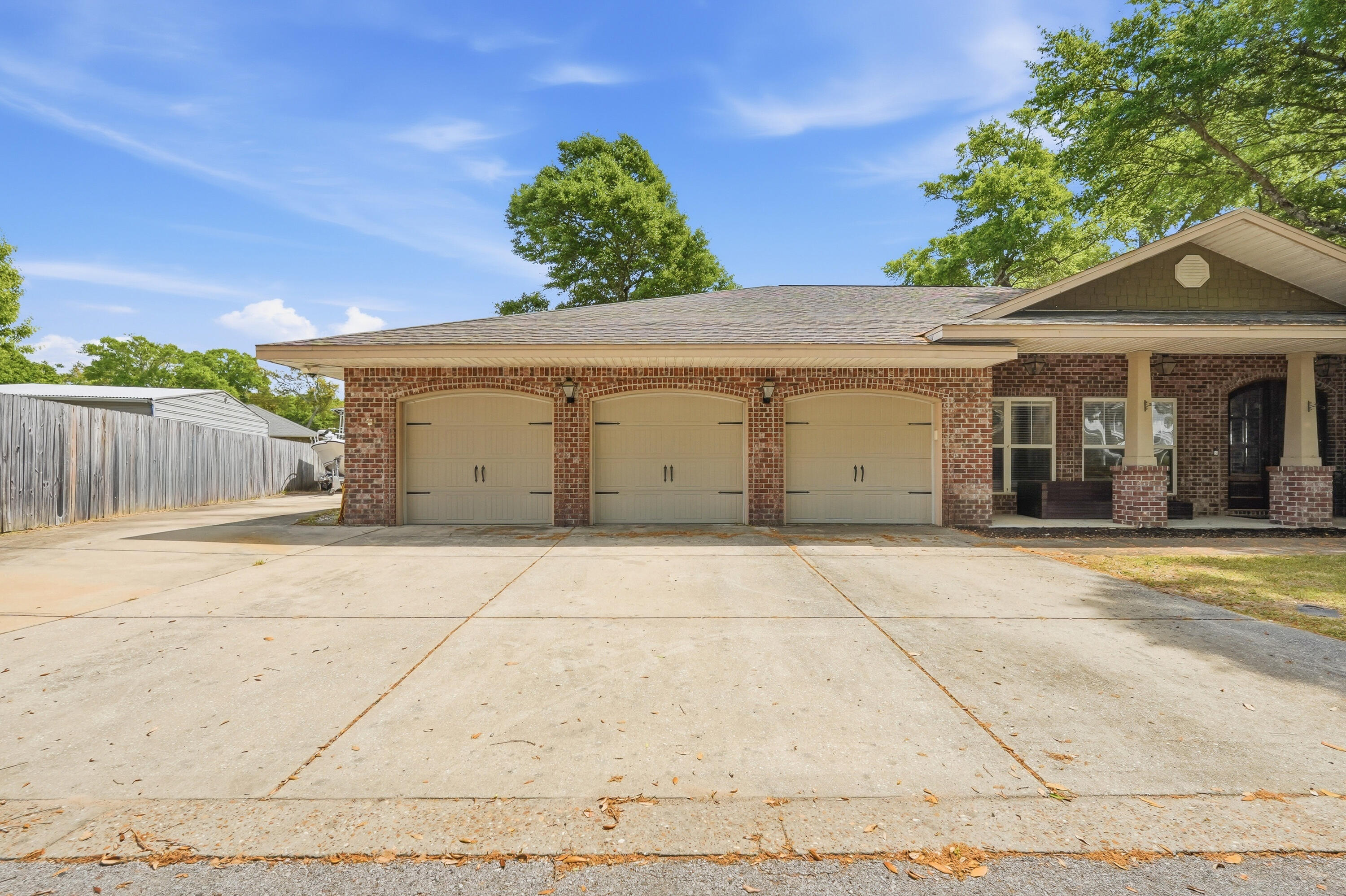 1223 Twin Bay Drive