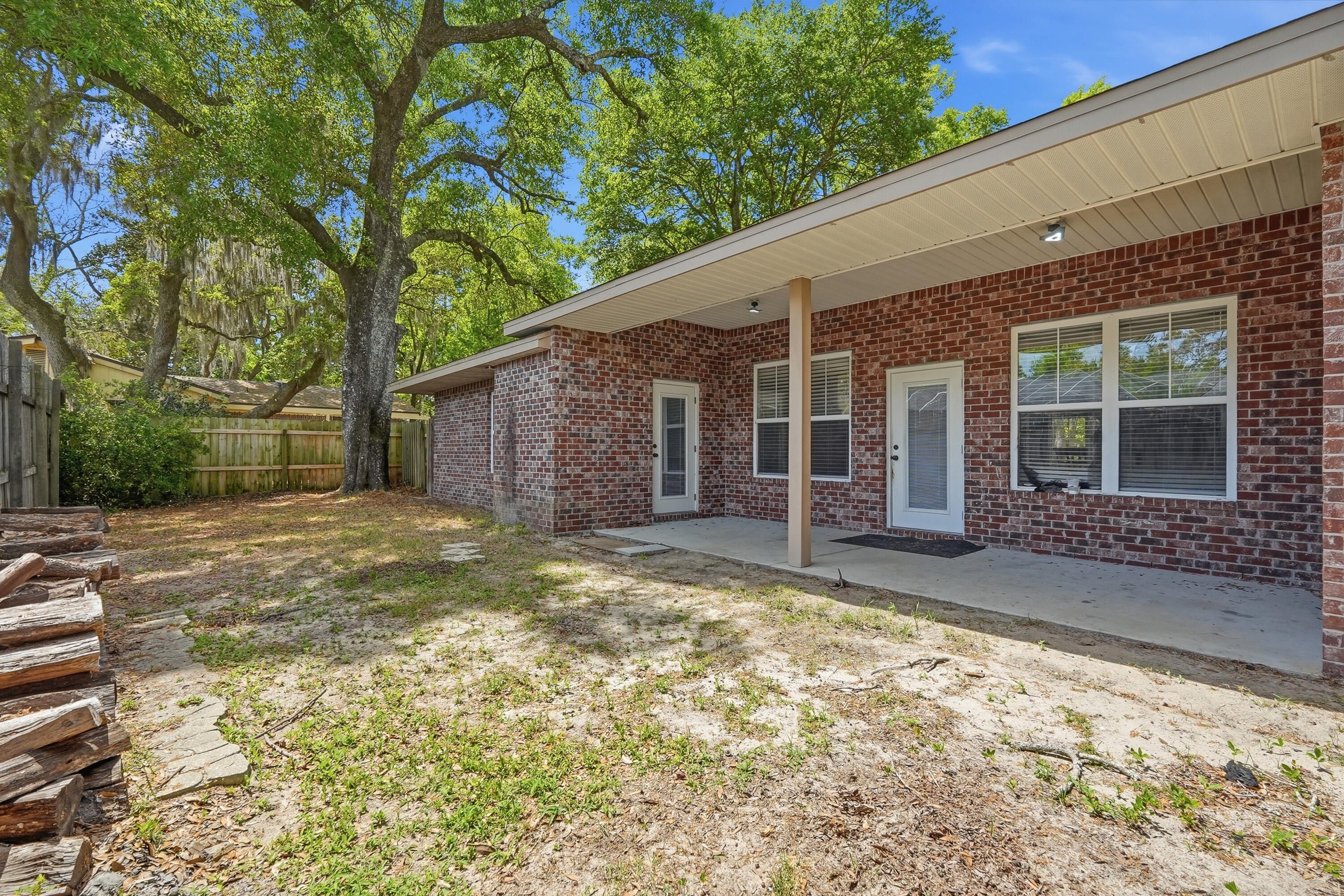 1223 Twin Bay Drive