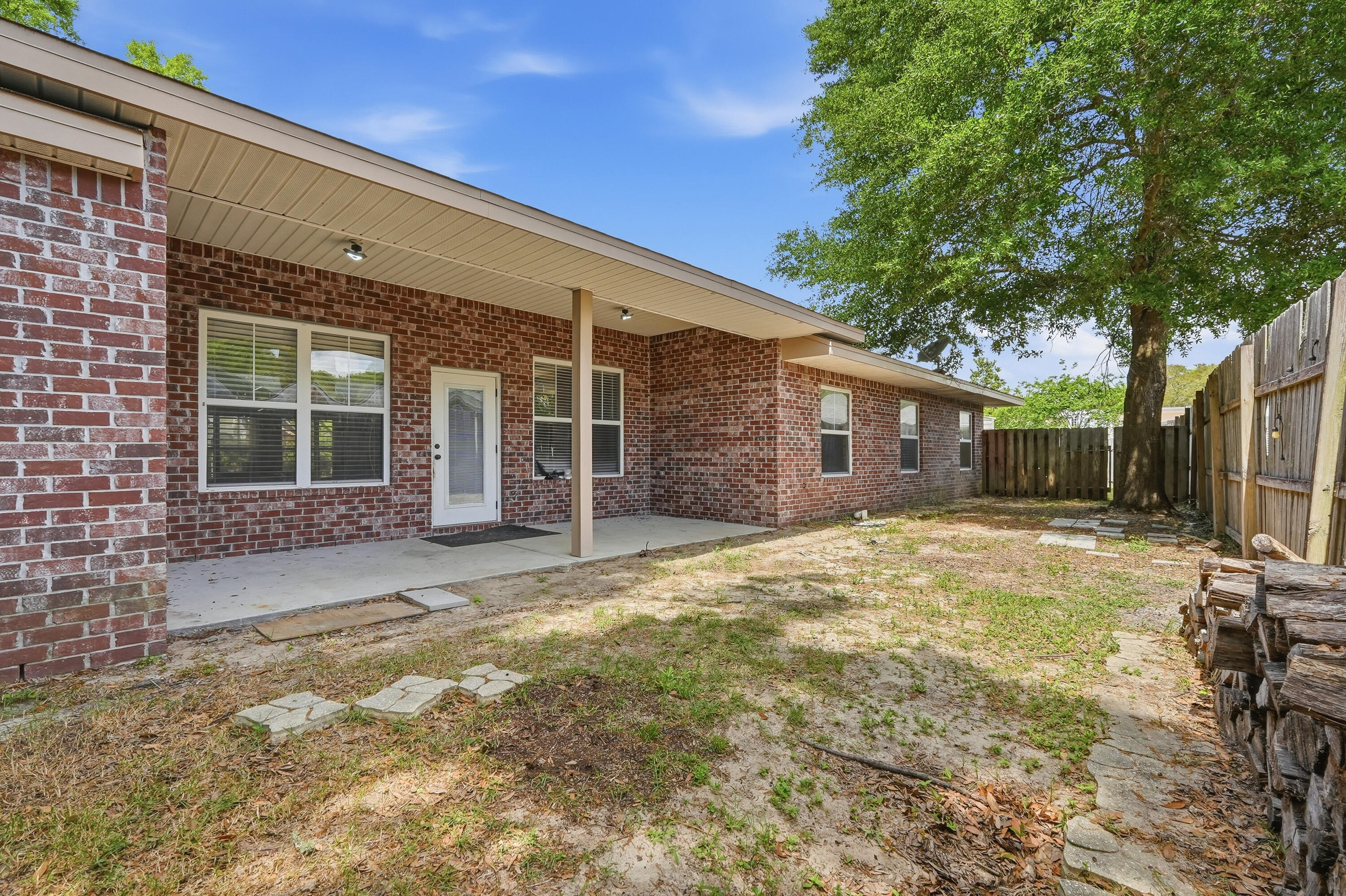 1223 Twin Bay Drive