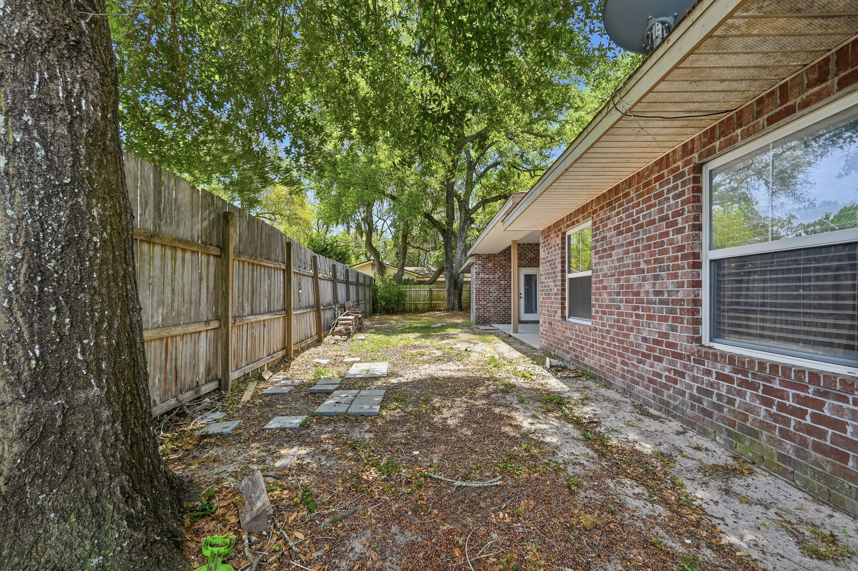 1223 Twin Bay Drive