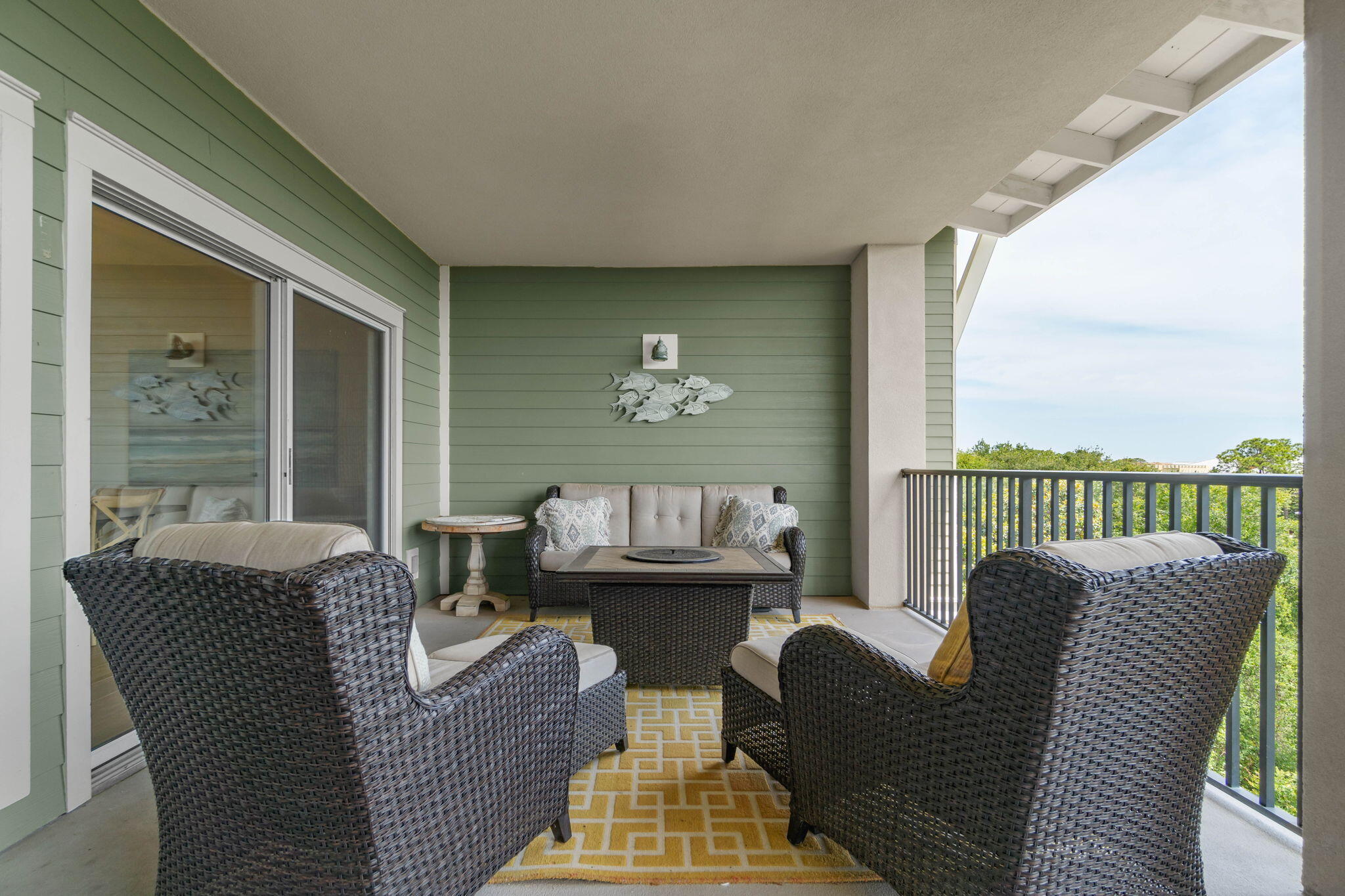 1732 W County Hwy 30A # 402