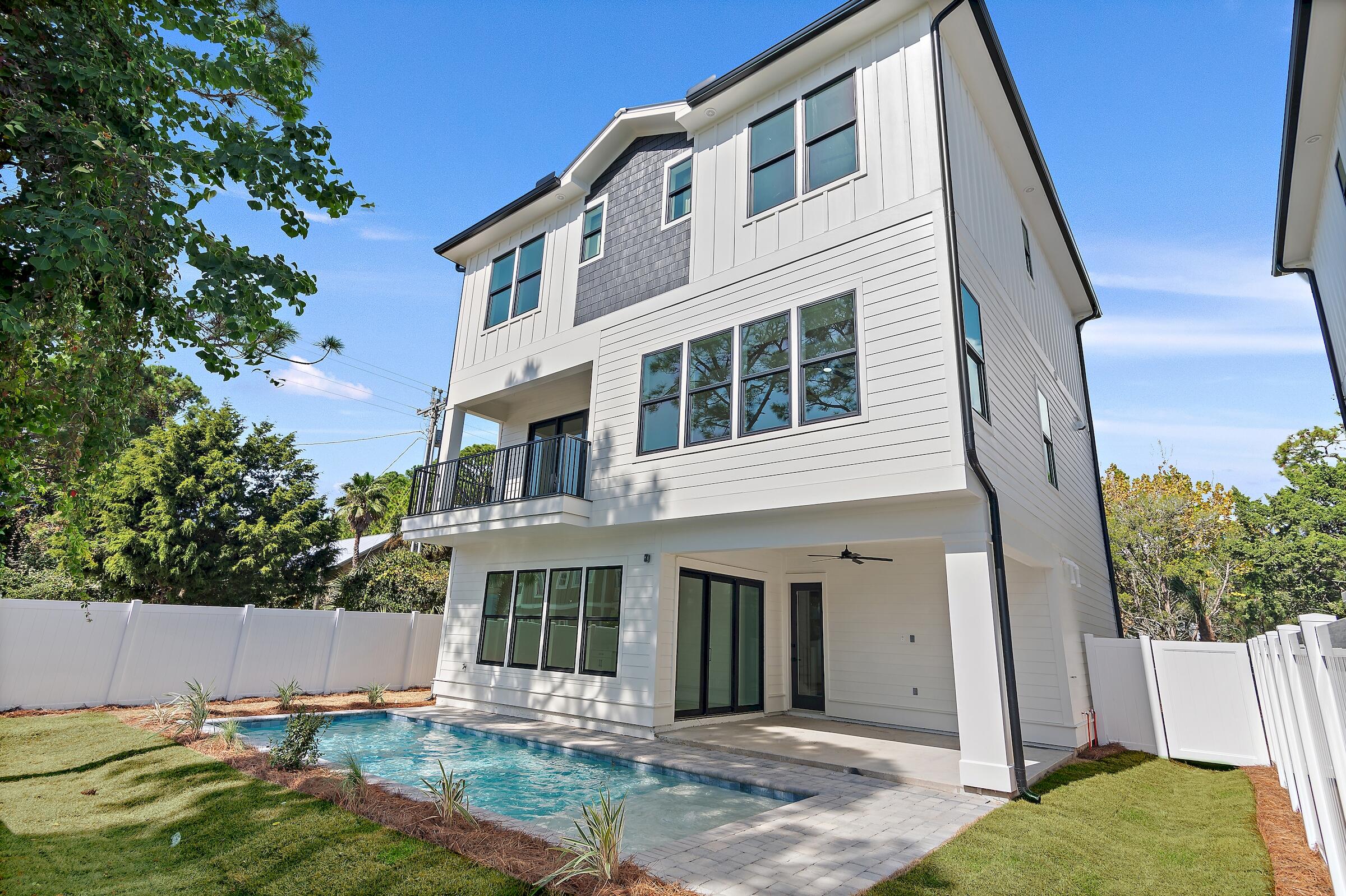 14 Henderson Place