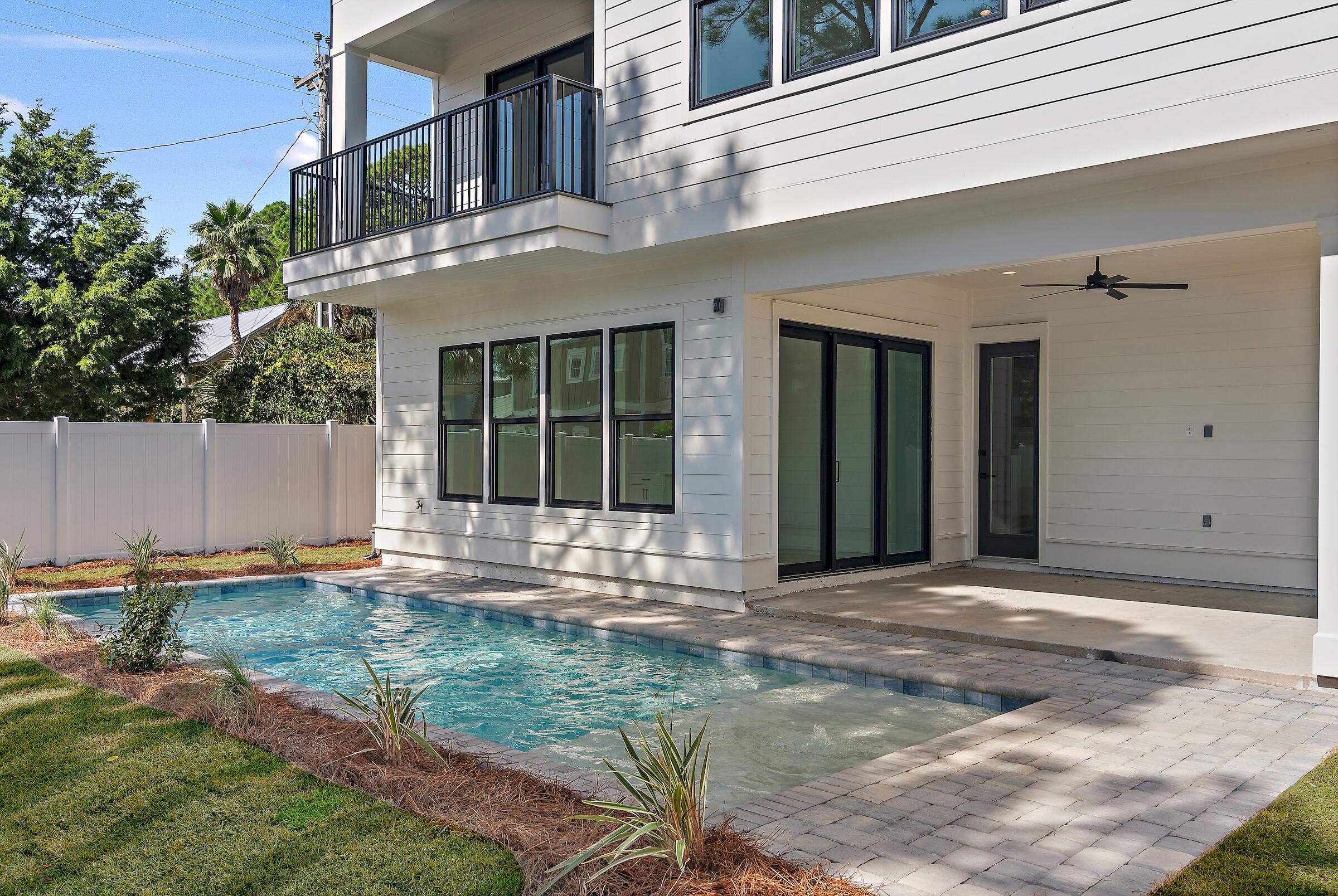14 Henderson Place