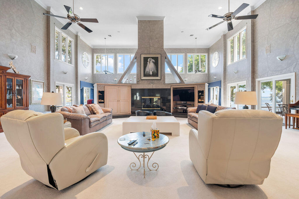 777 Boulevard Of The Champions