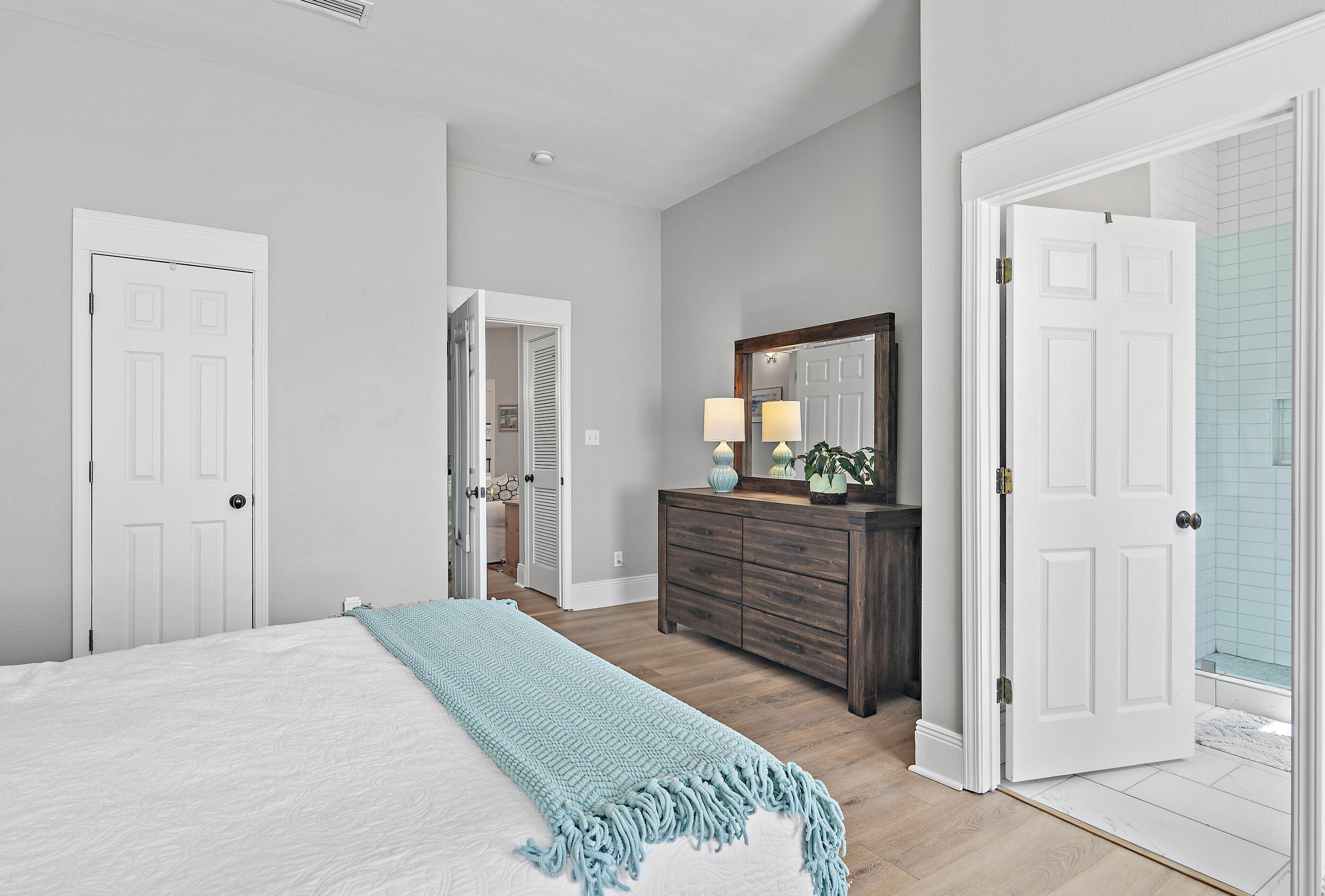 122 SHORE BIRD Drive 814