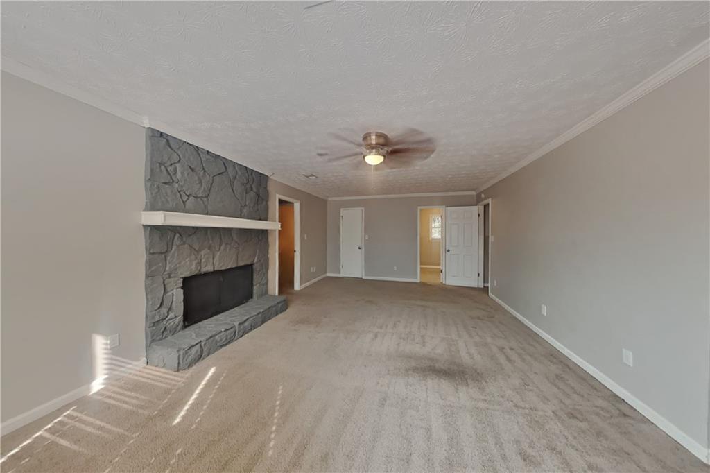 121 Chantilly Lane