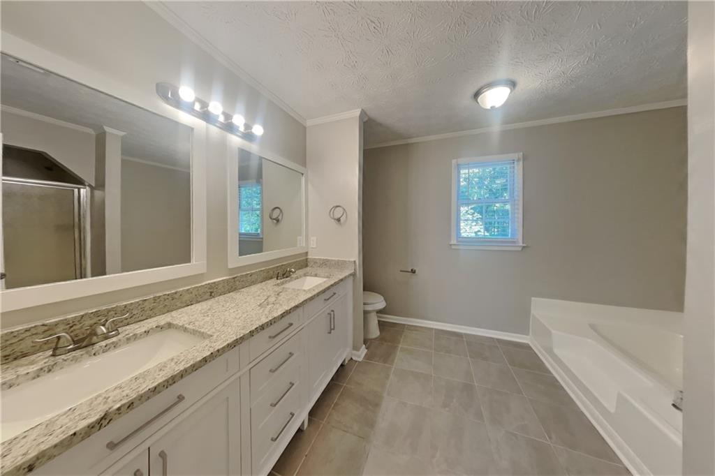 121 Chantilly Lane