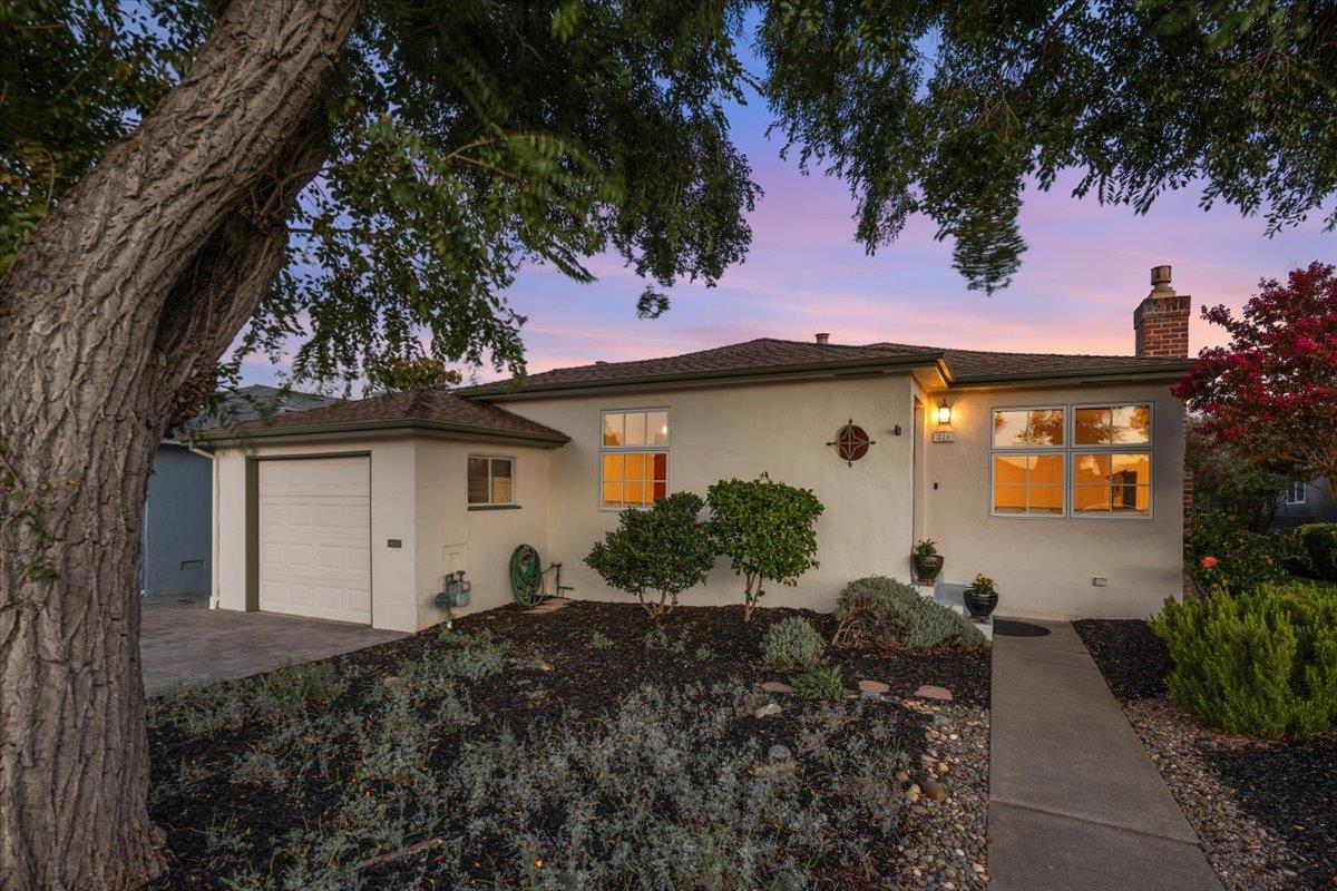 220 Del Rosa WAY