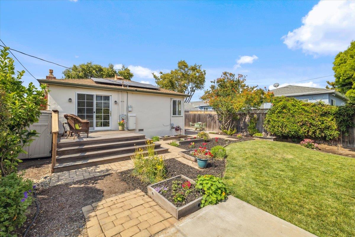 220 Del Rosa WAY