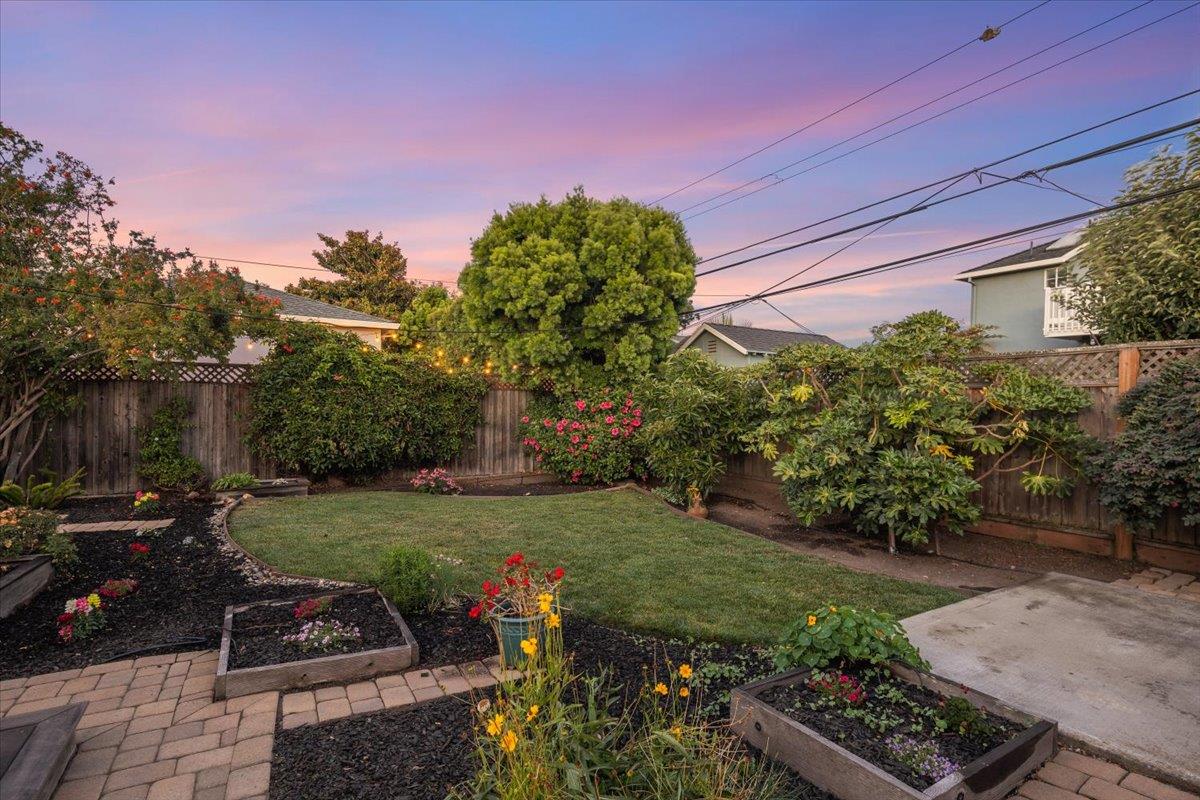 220 Del Rosa WAY