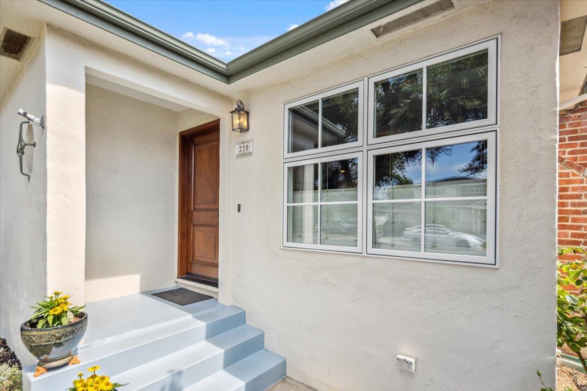 220 Del Rosa WAY