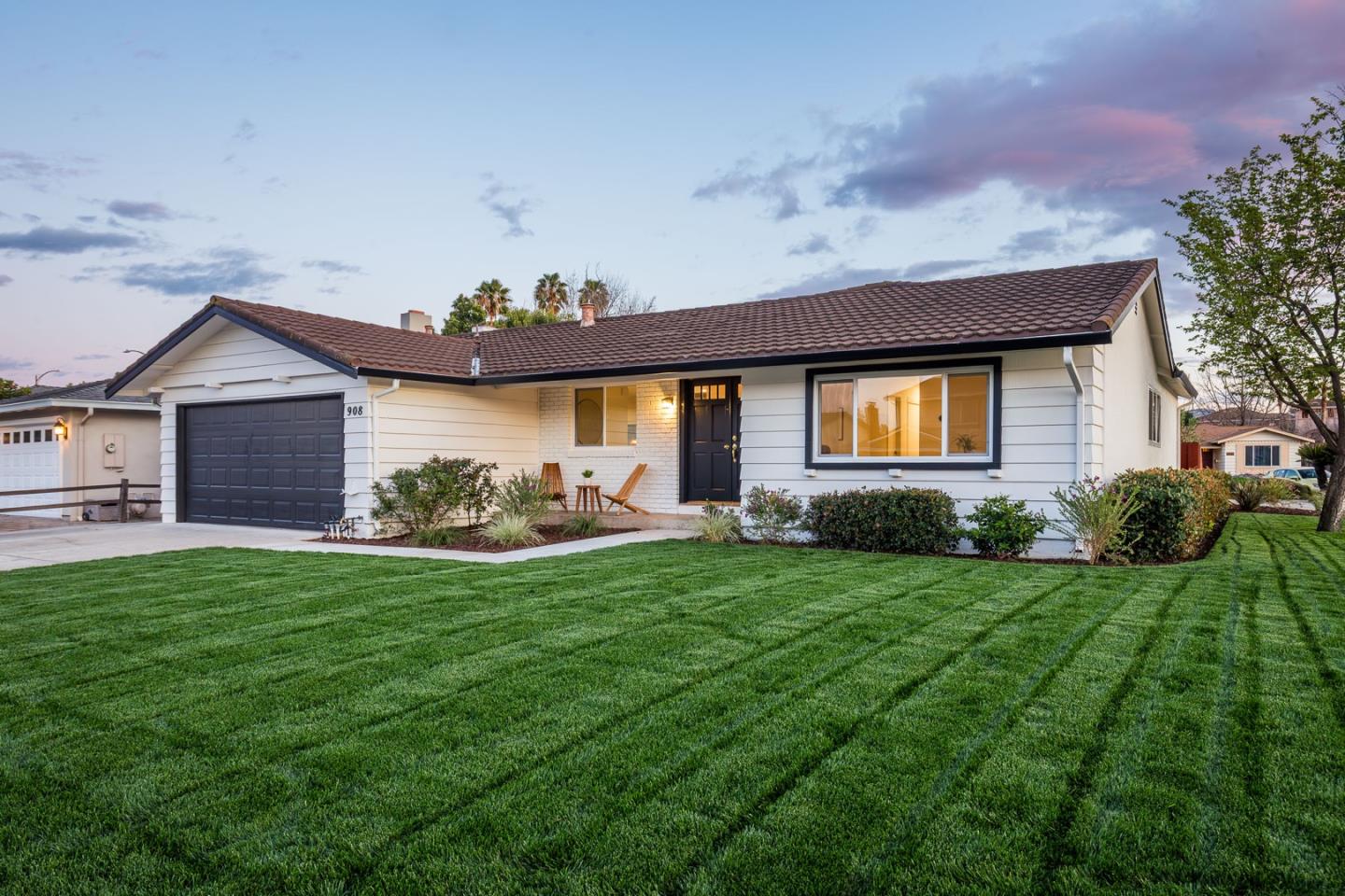 908 Sapphire CT
