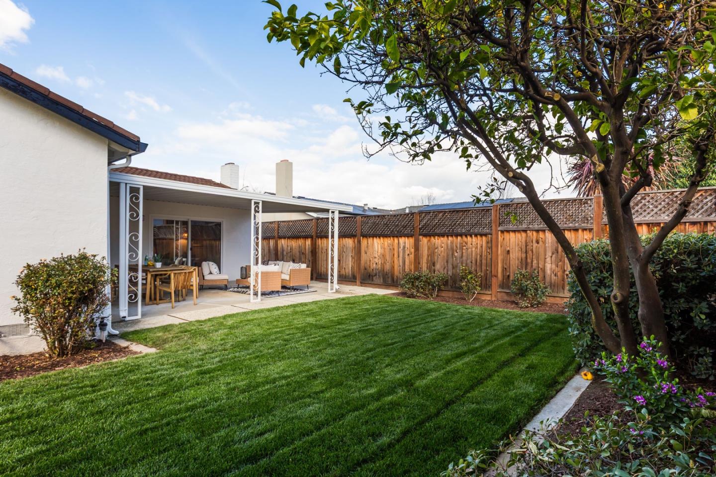 908 Sapphire CT