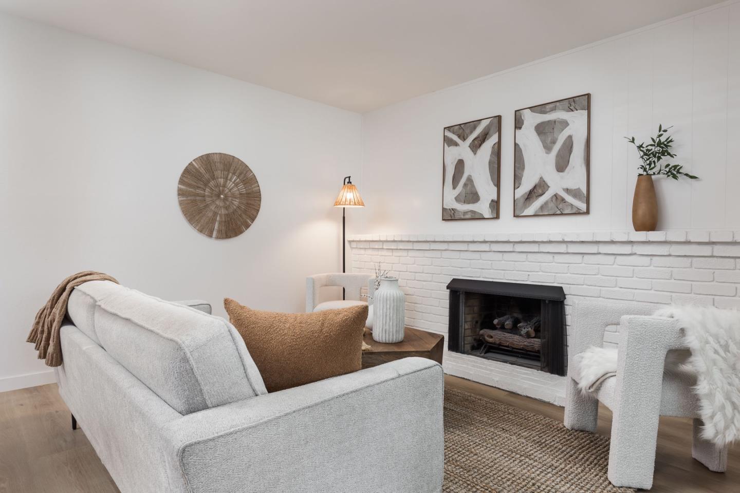 908 Sapphire CT