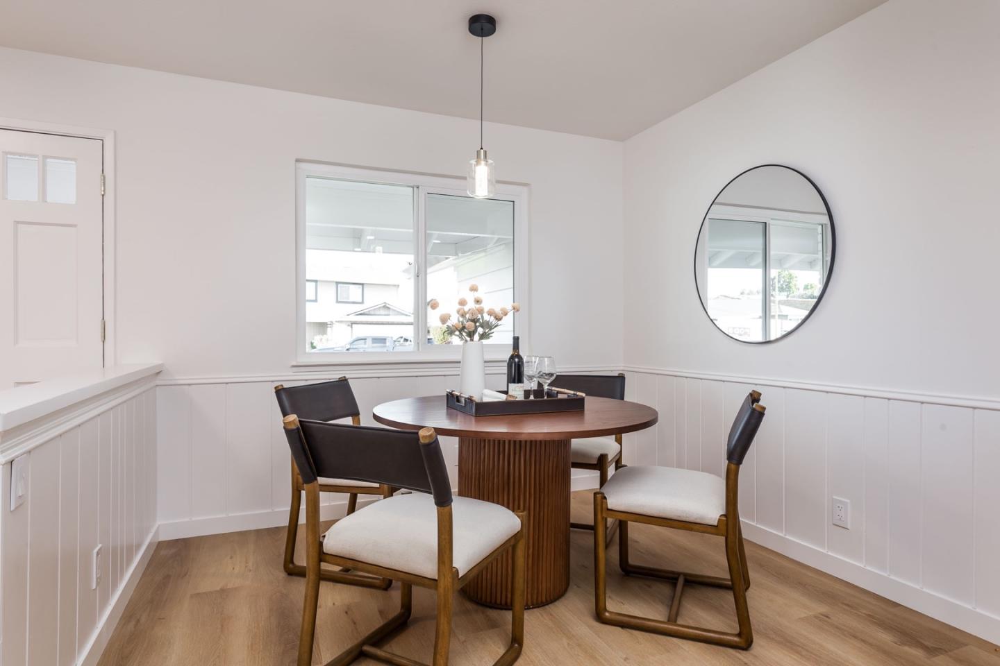 908 Sapphire CT