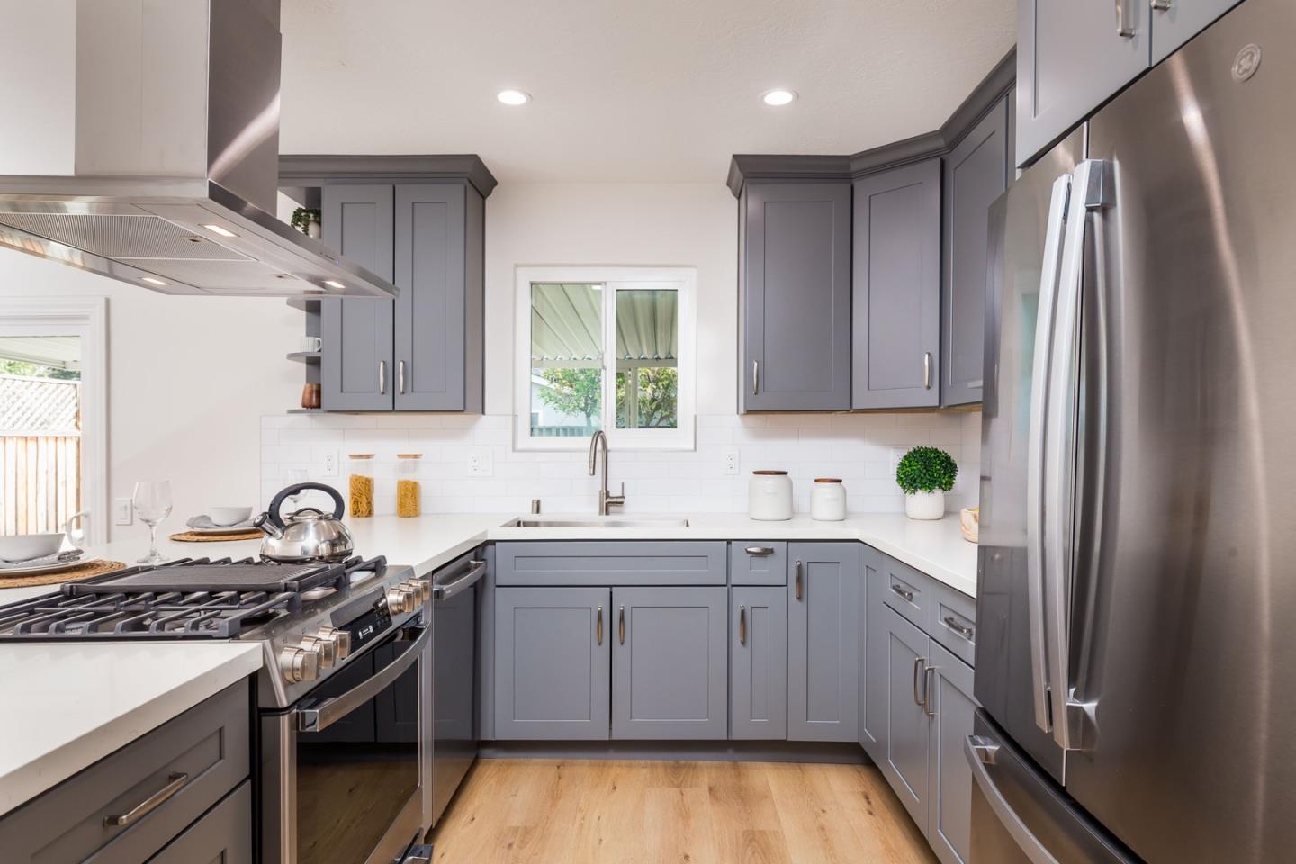 908 Sapphire CT