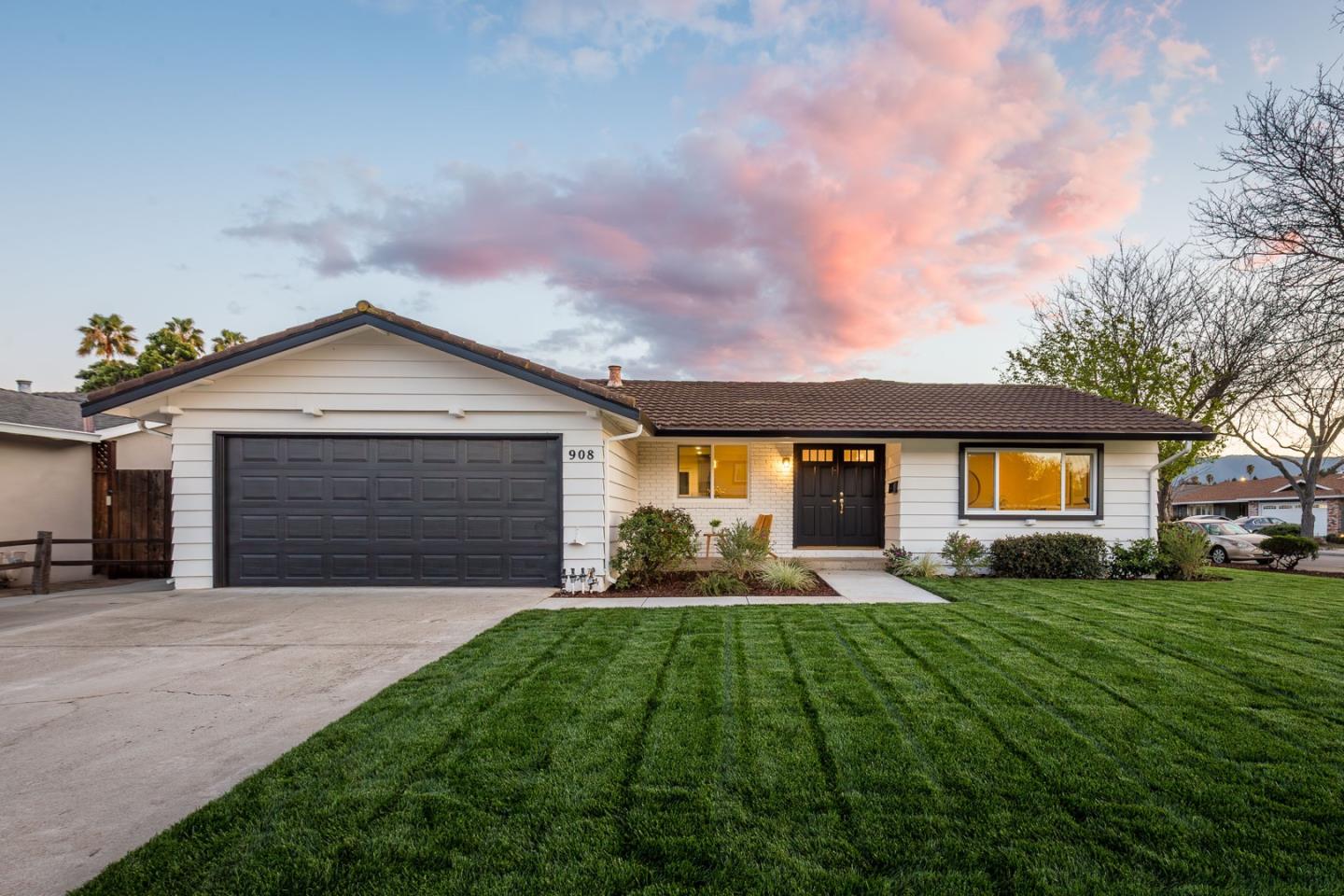 908 Sapphire CT