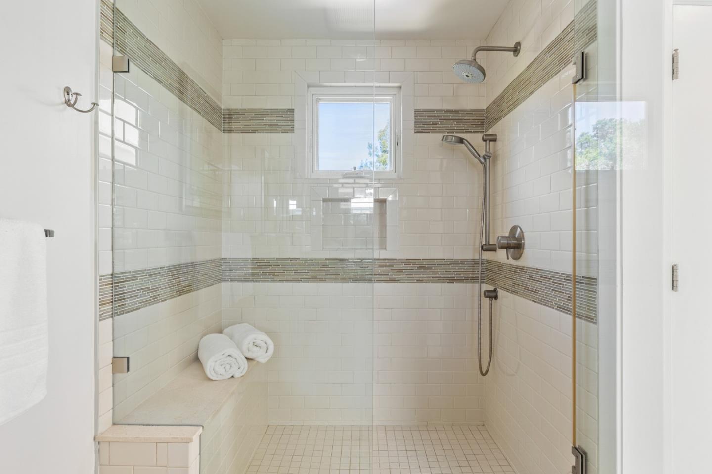 1596 Columbus Av - Easton Addition