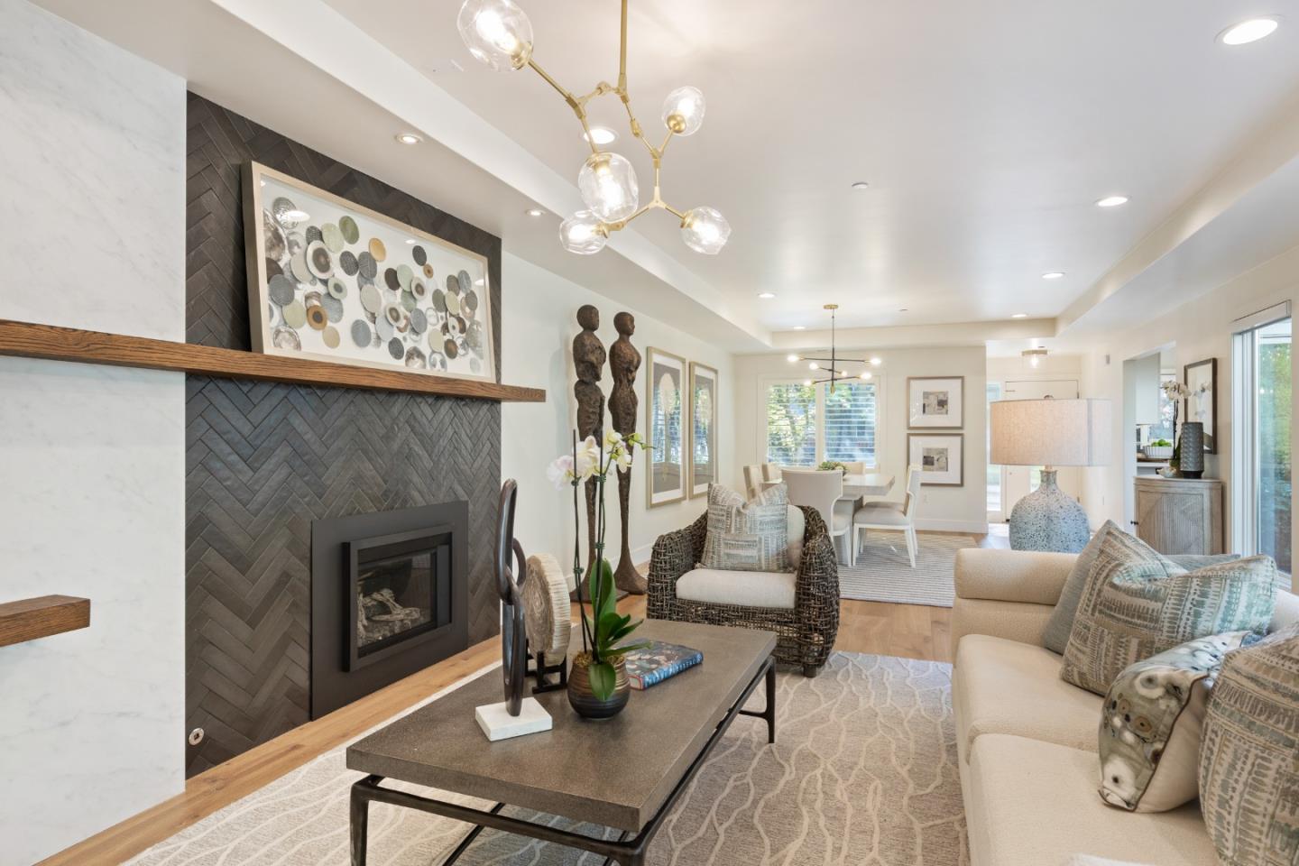 1596 Columbus Av - Easton Addition