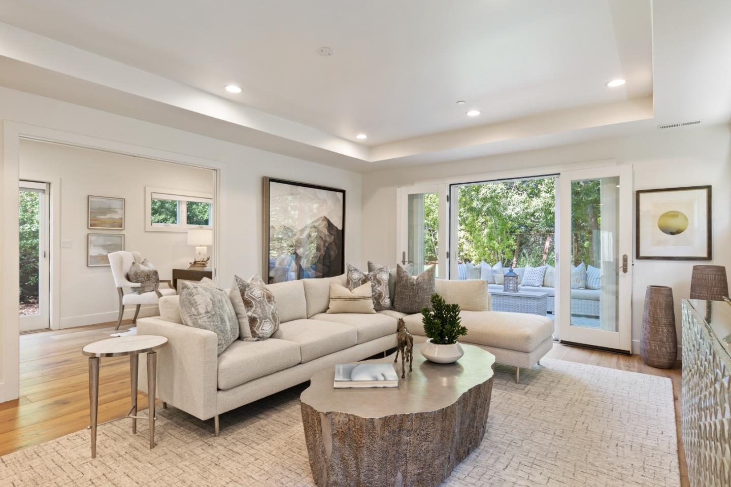 1596 Columbus Av - Easton Addition