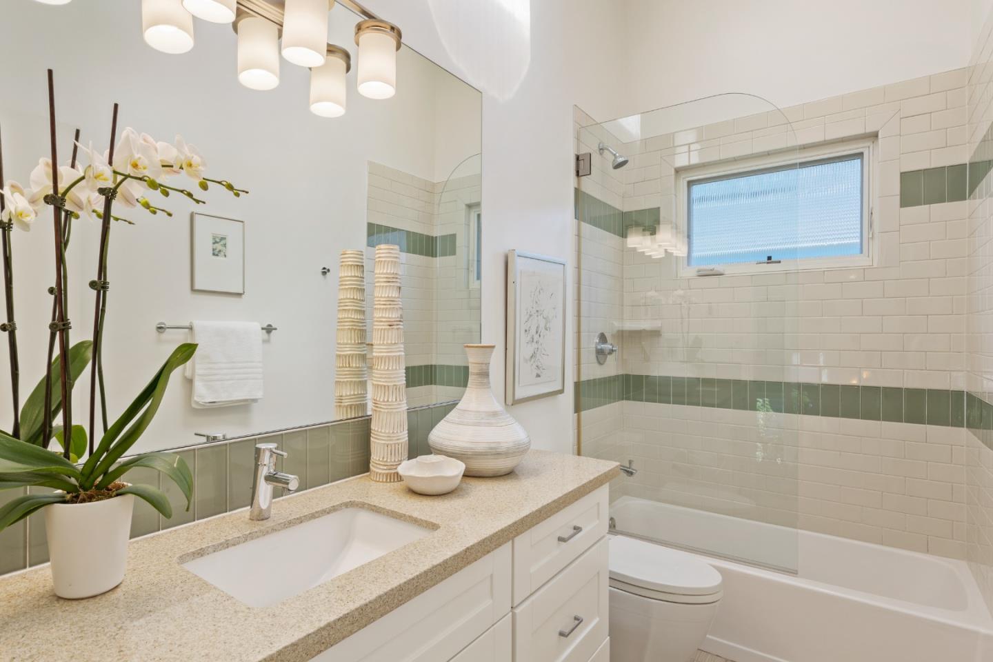 1596 Columbus Av - Easton Addition