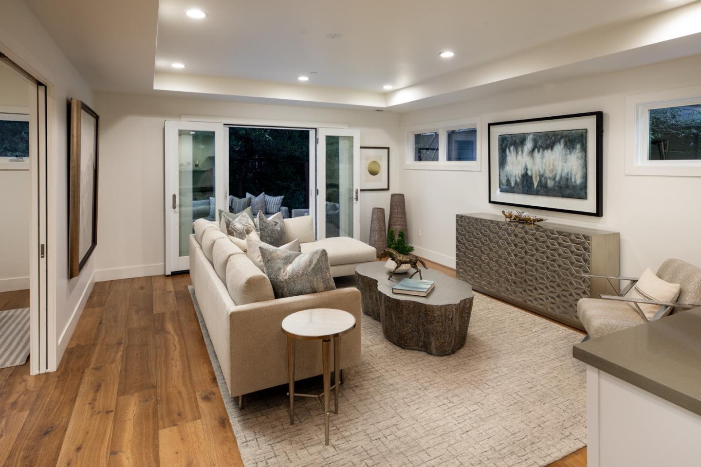 1596 Columbus Av - Easton Addition