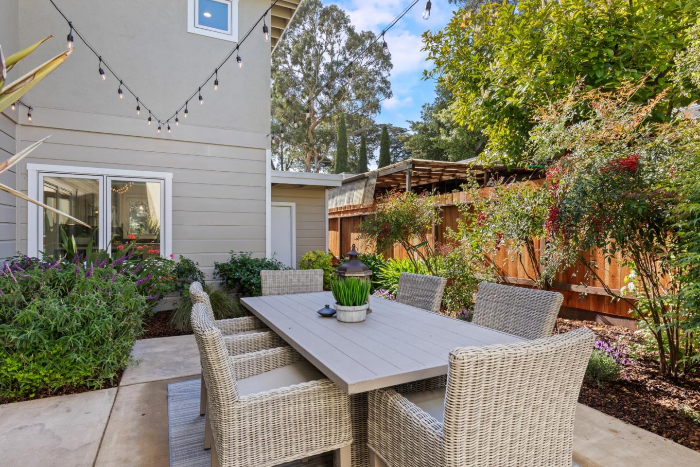 1596 Columbus Av - Easton Addition