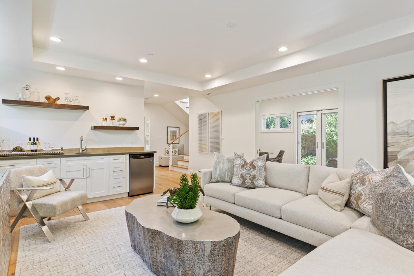 1596 Columbus Av - Easton Addition