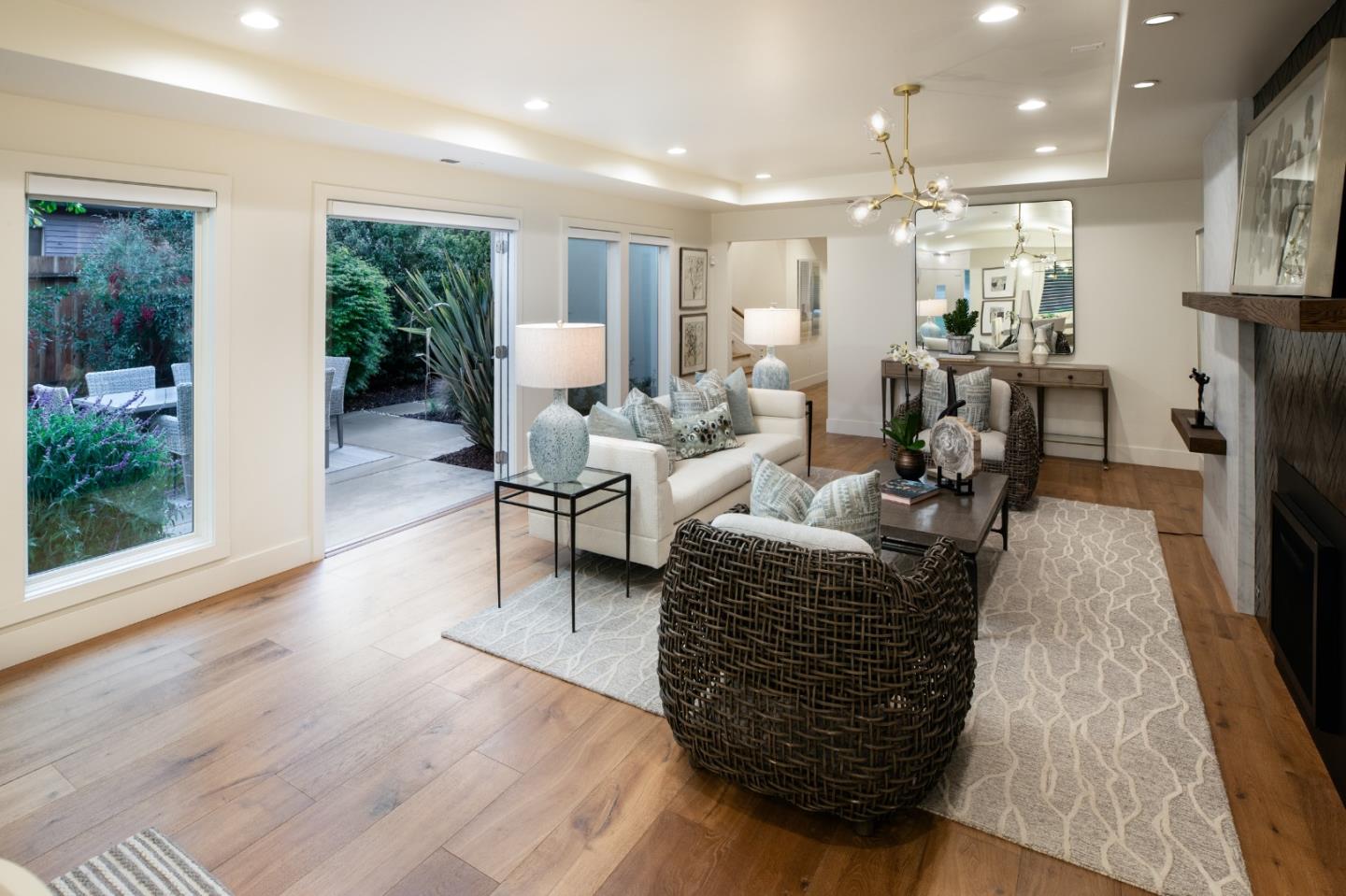 1596 Columbus Av - Easton Addition