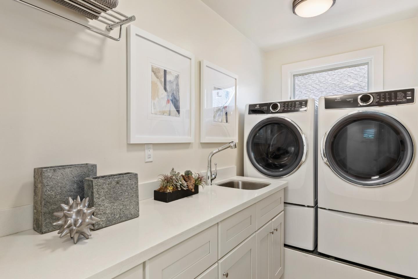 1596 Columbus Av - Easton Addition